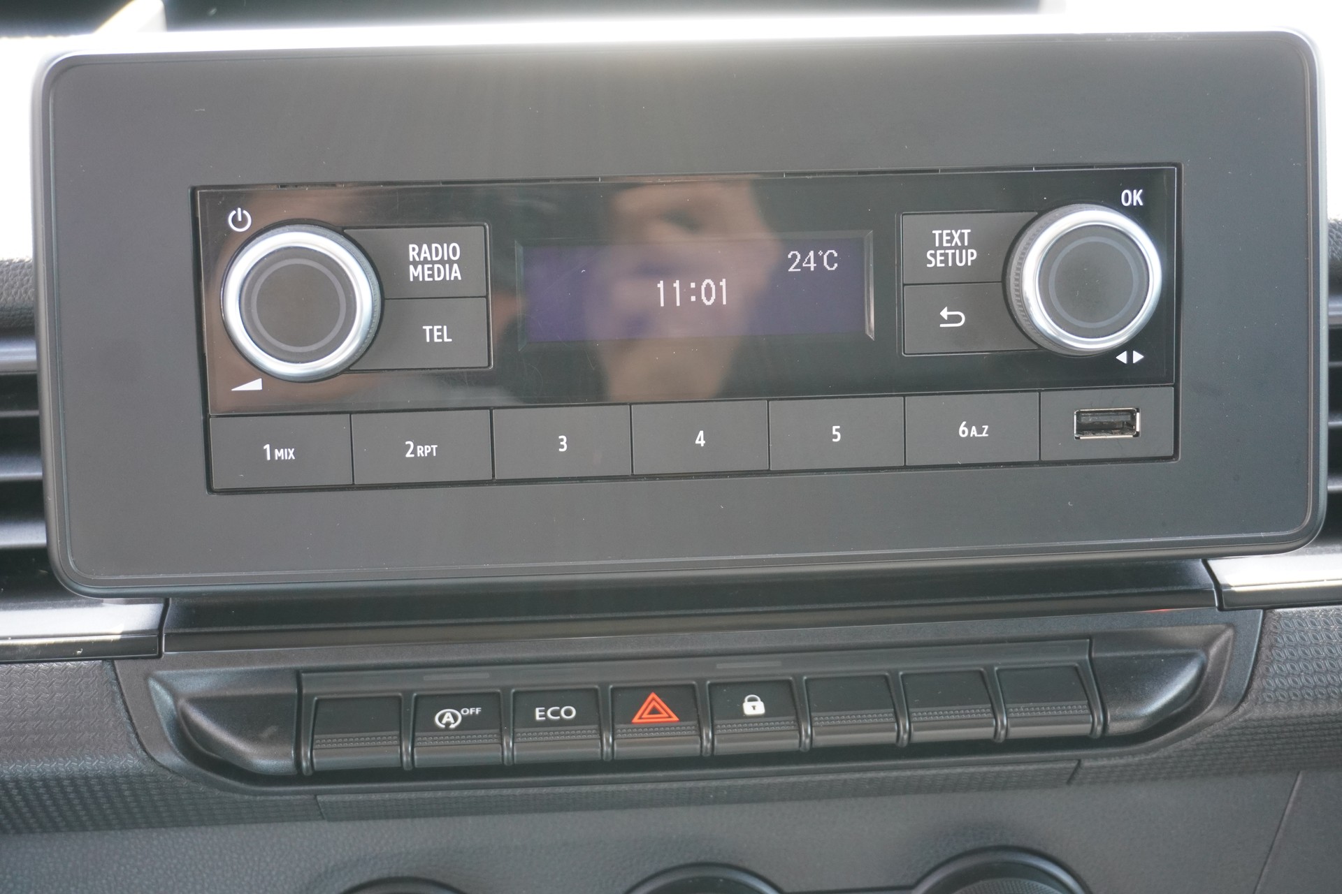 RENAULT Kangoo Van 1.3TCe Standard 100 PF Extra 3-PLÄTZE!!!-image-17
