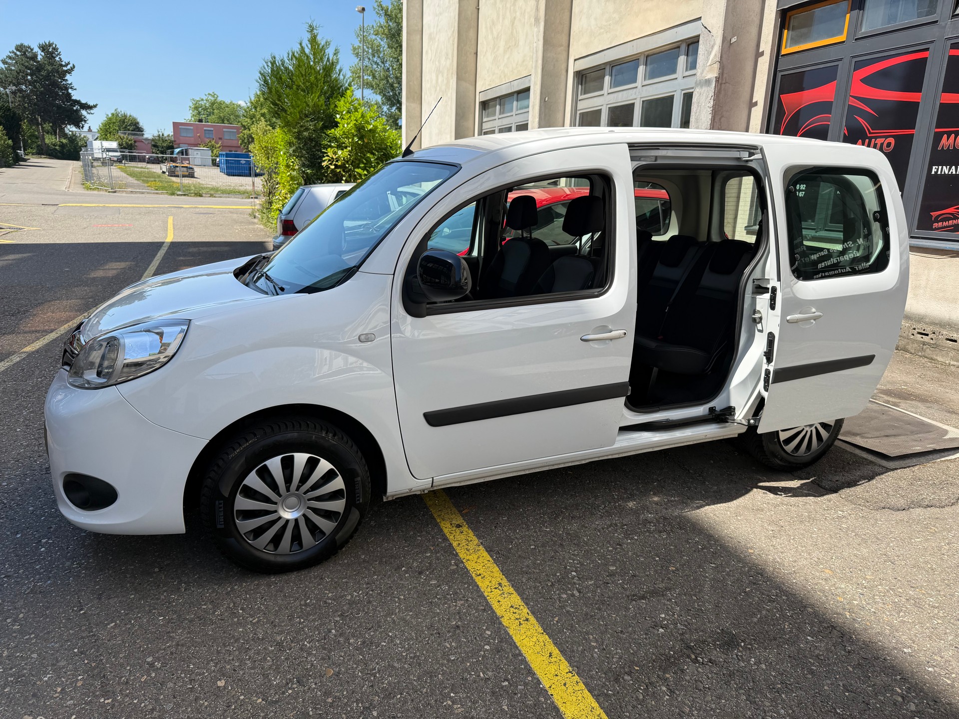 RENAULT Kangoo 1.5 dCi Zen+-image-5