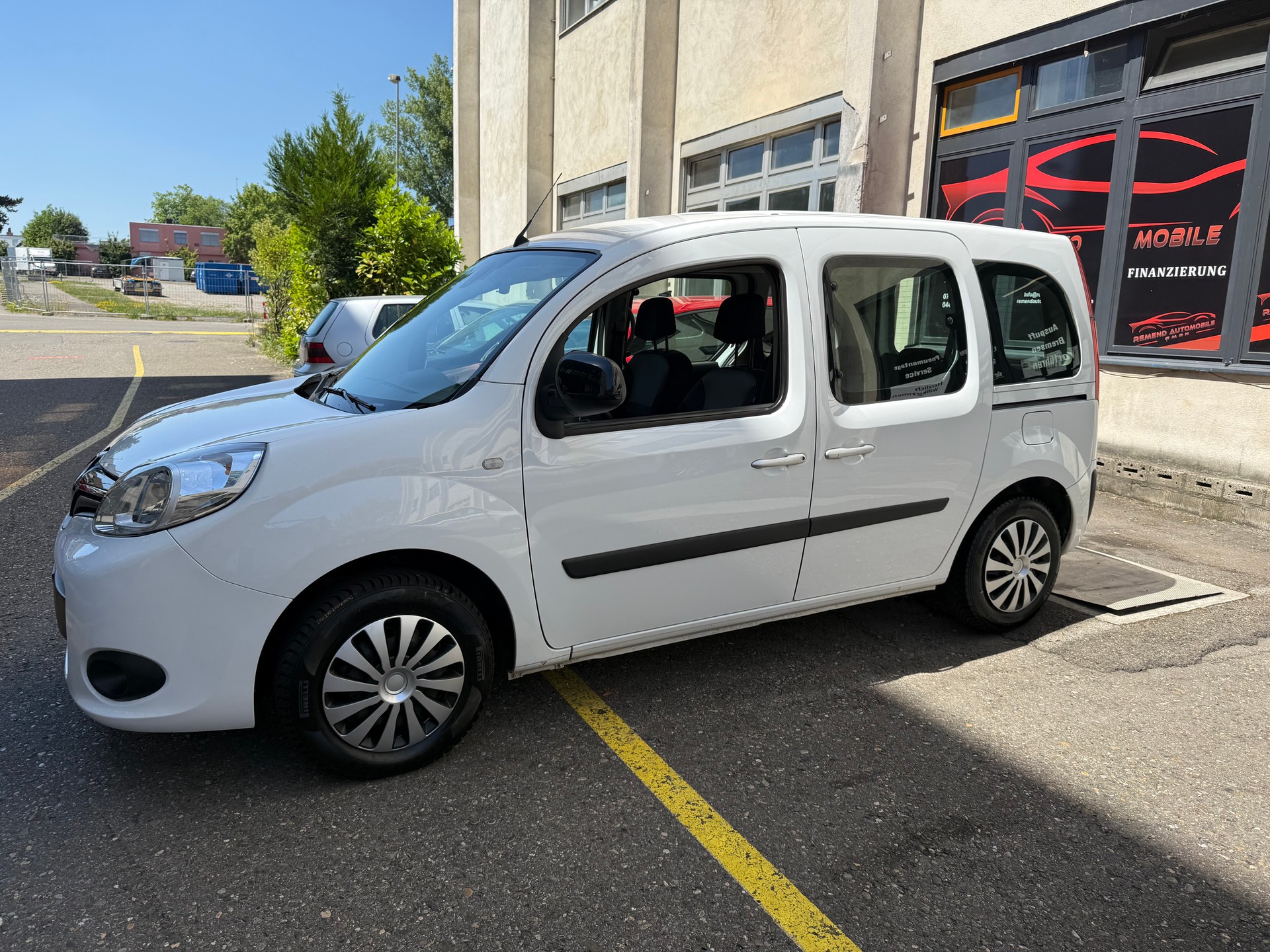 RENAULT Kangoo 1.5 dCi Zen+-image-4