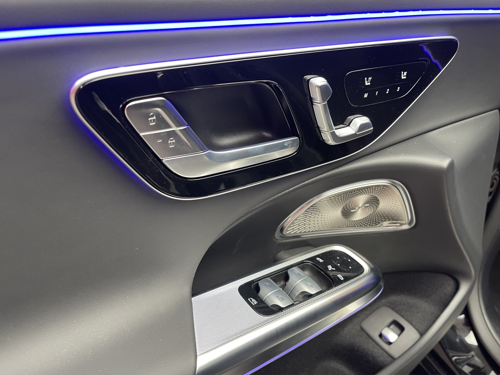 MERCEDES-BENZ E 220 d 4MATIC T-Modell-image-10