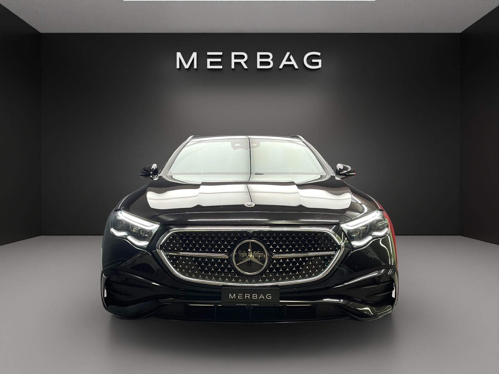 MERCEDES-BENZ E 220 d 4MATIC T-Modell-image-1