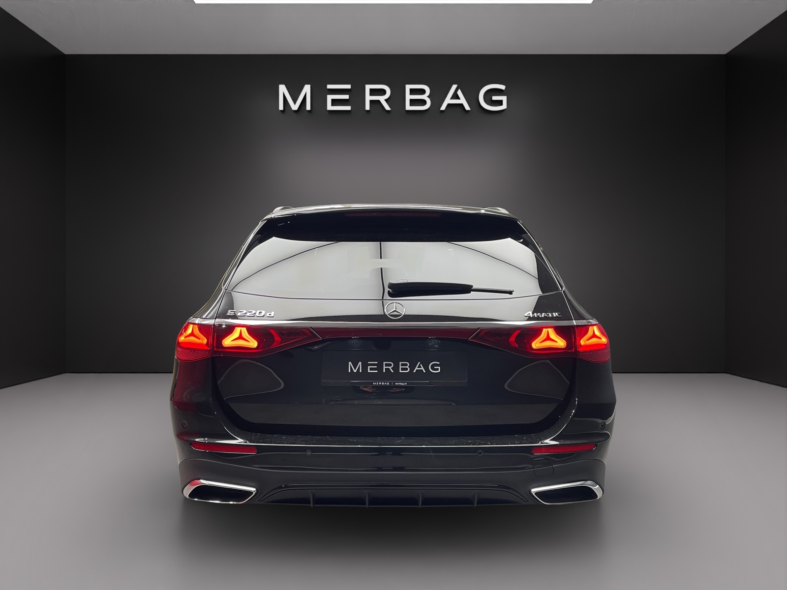 MERCEDES-BENZ E 220 d 4MATIC T-Modell-image-4