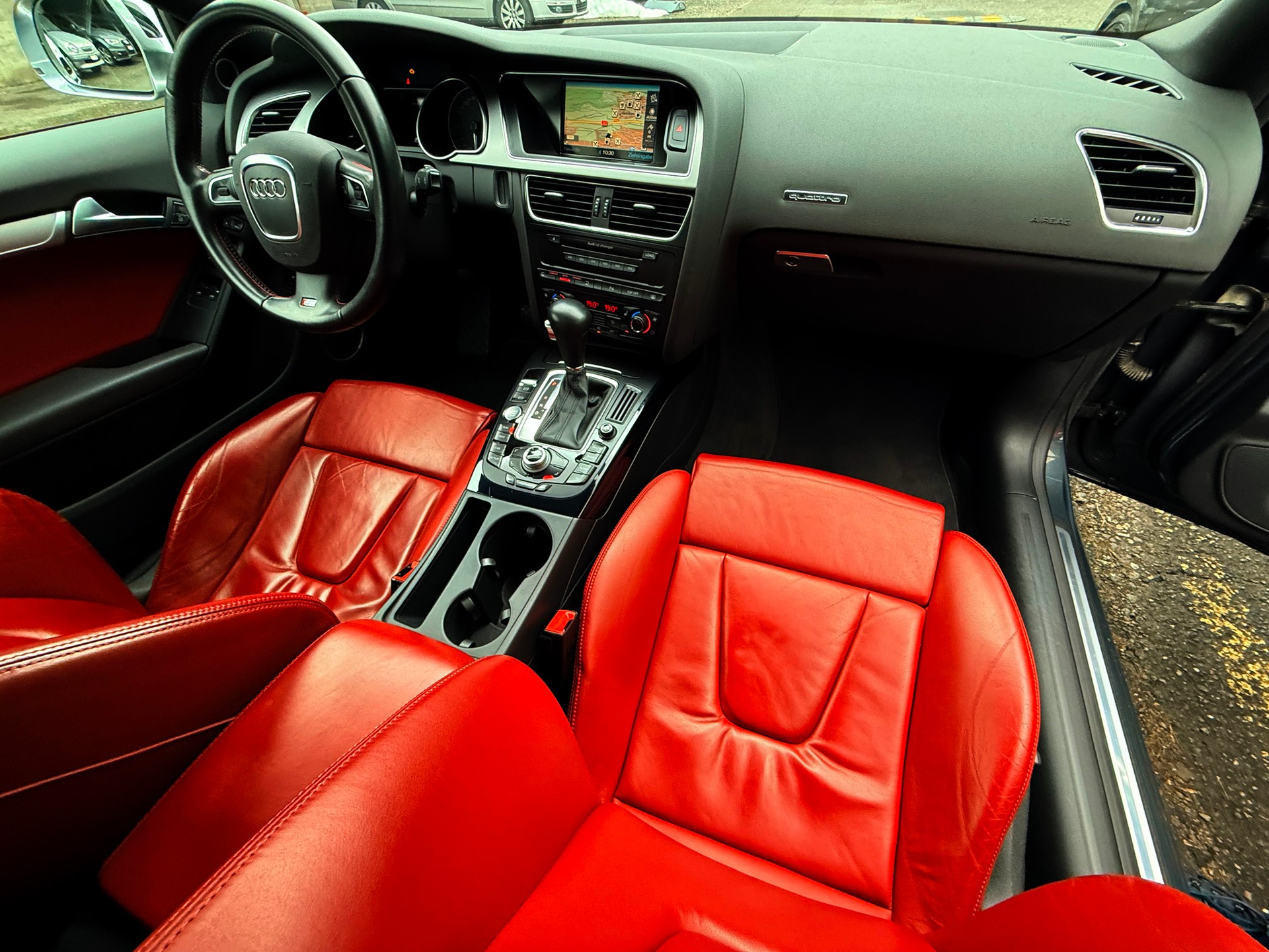 AUDI S5 Coupé 4.2 FSI quattro tiptronic-image-8