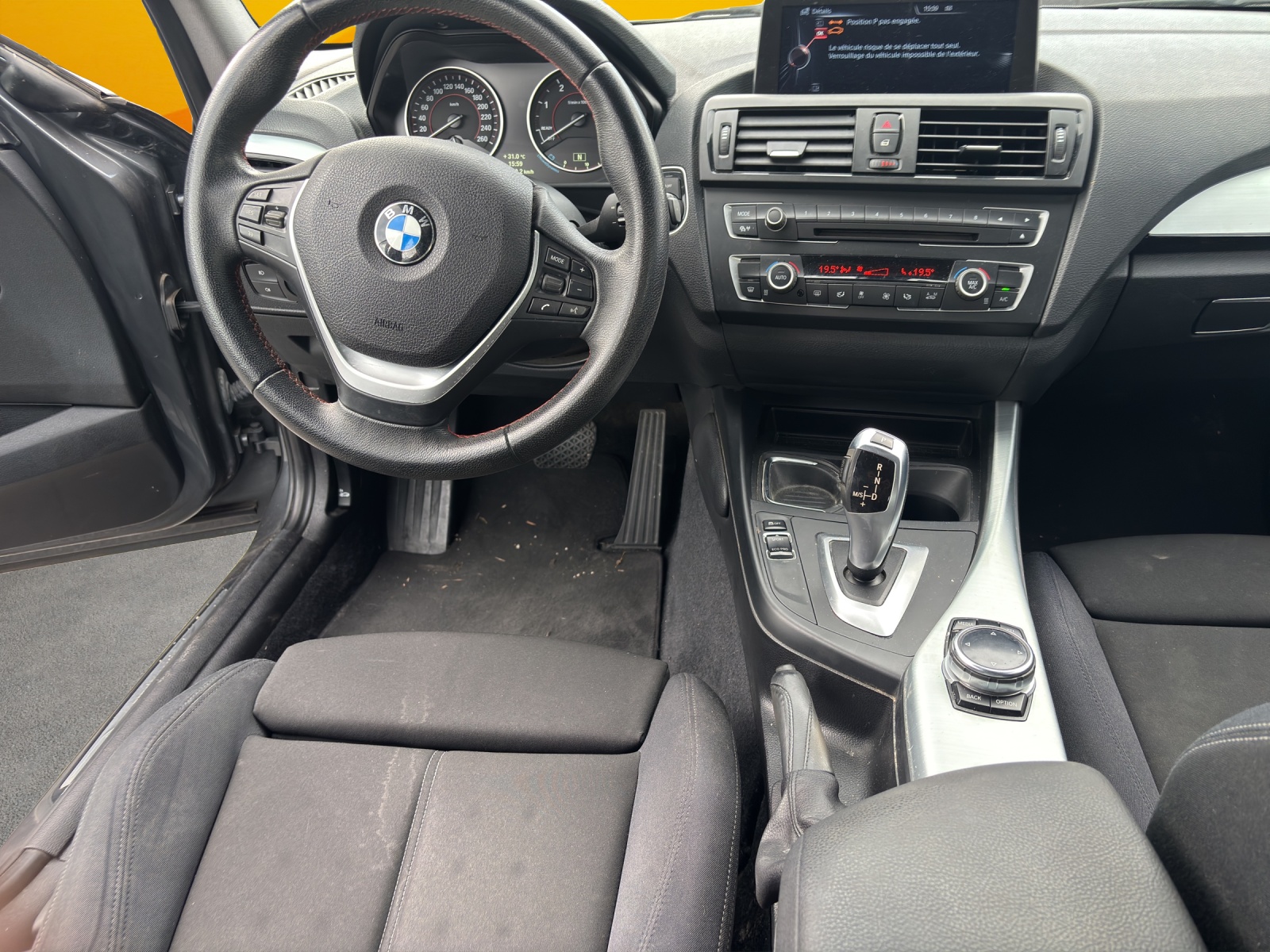 BMW 116d Sport Line Steptronic " MOTOR DEFEKT"-image-9