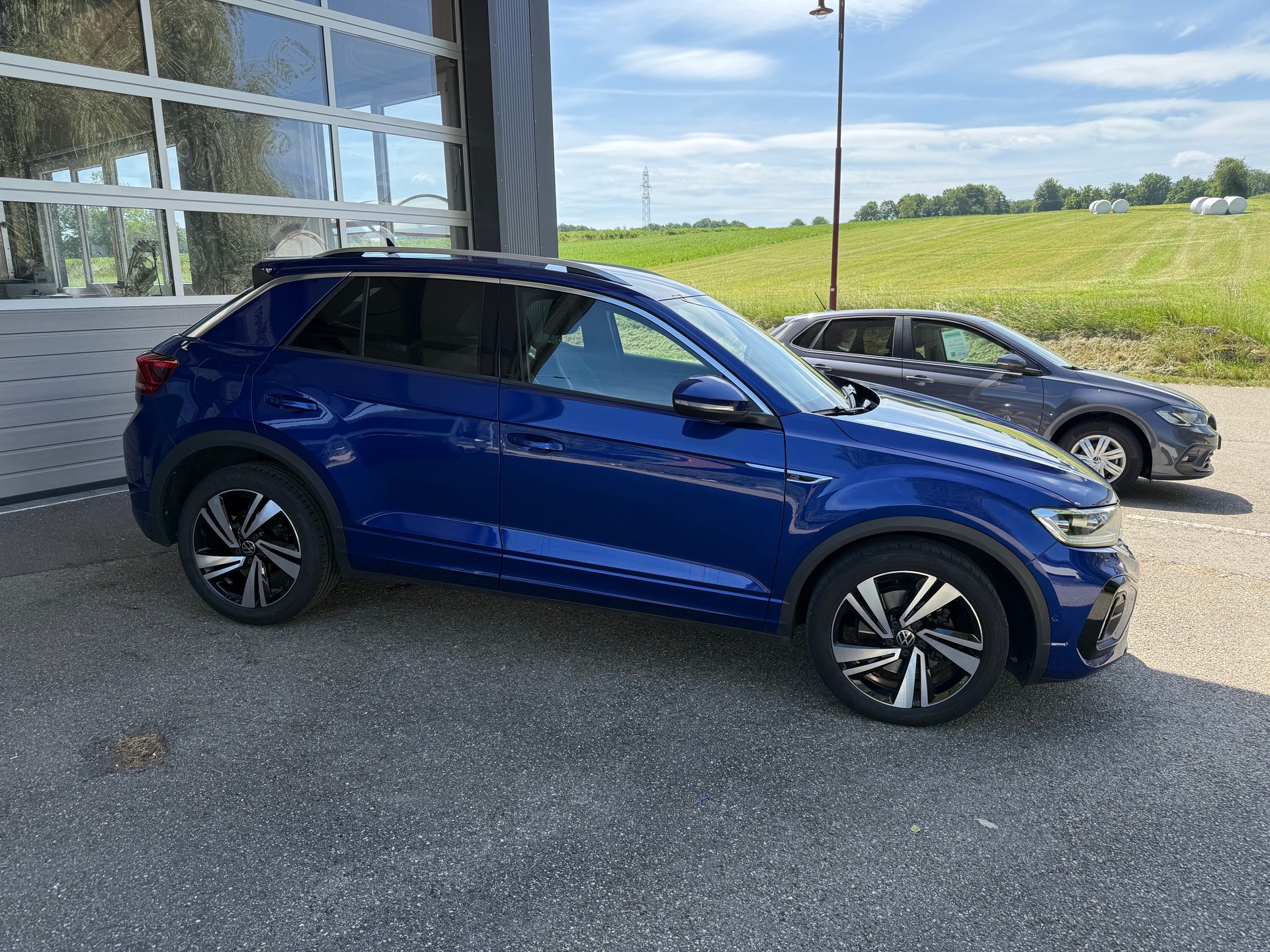 VW T-Roc 2.0 TSI R-Line DSG 4Motion-image-0