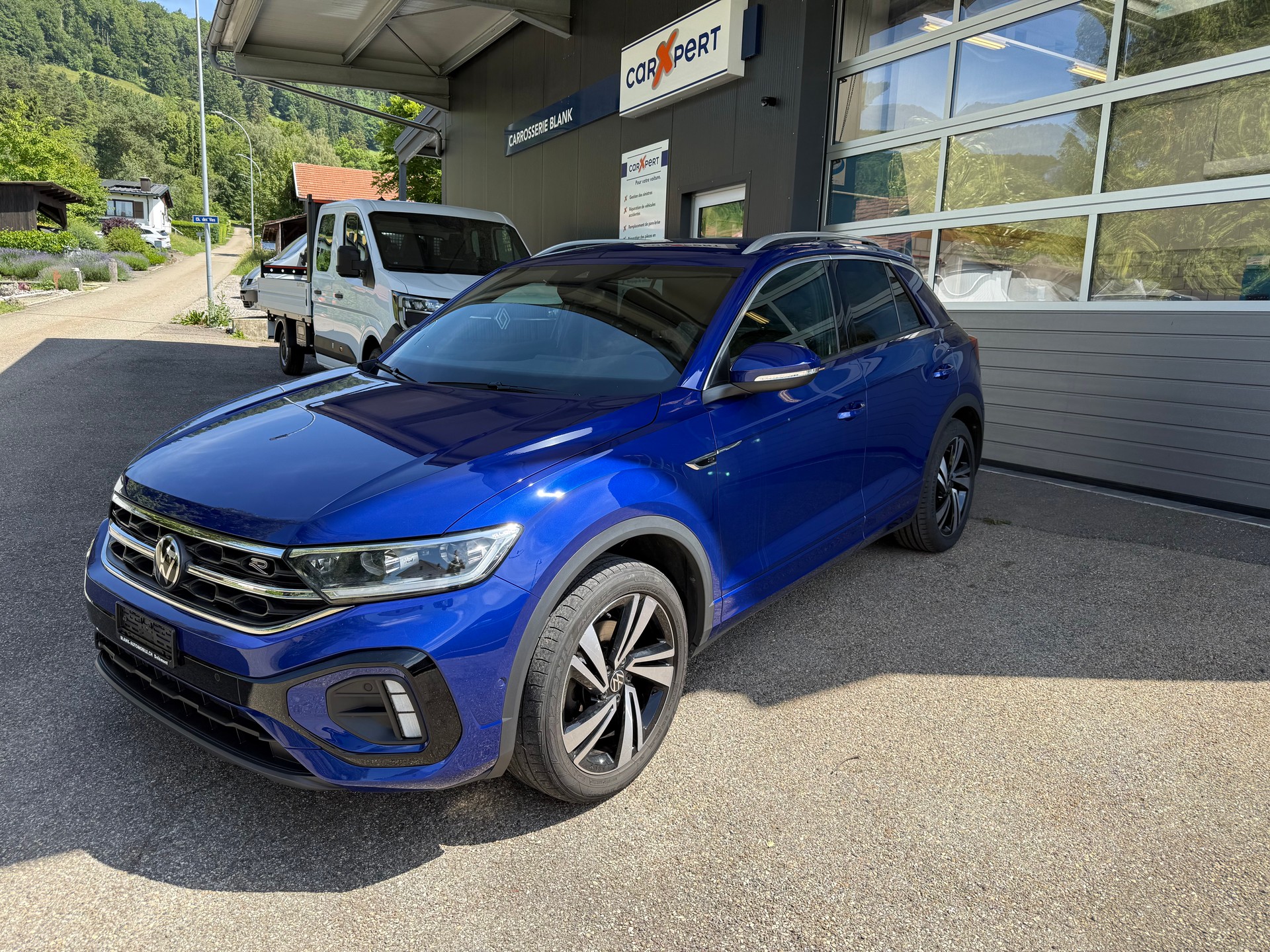 VW T-Roc 2.0 TSI R-Line DSG 4Motion-image-3