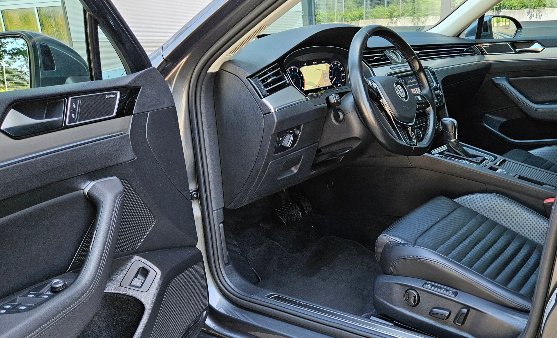 VW Passat 2.0 TSI BMT Highline 4Motion DSG-image-6