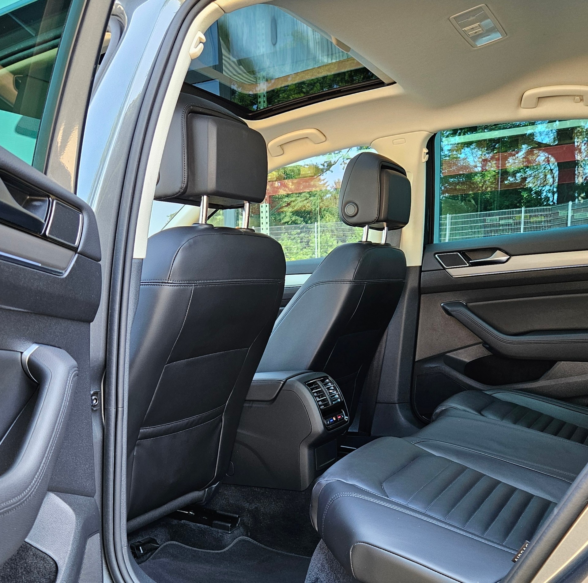 VW Passat 2.0 TSI BMT Highline 4Motion DSG-image-10