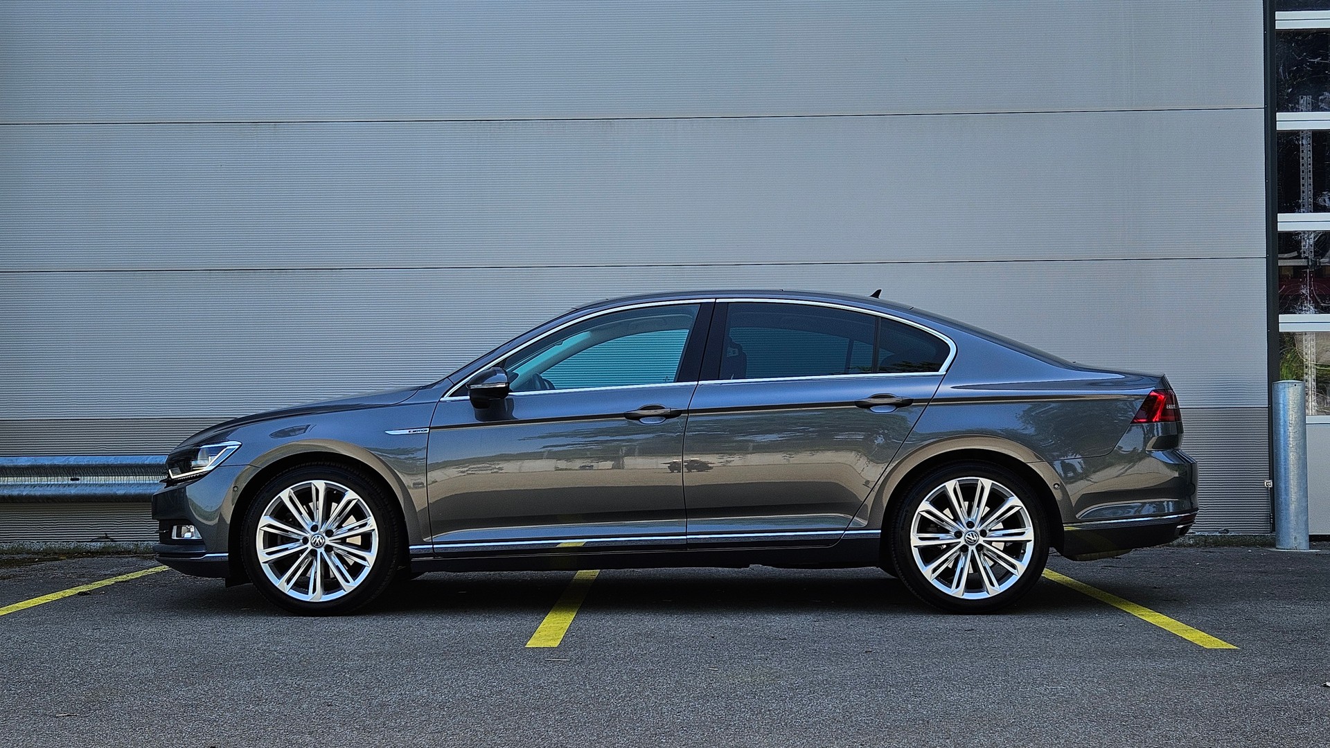 VW Passat 2.0 TSI BMT Highline 4Motion DSG-image-4