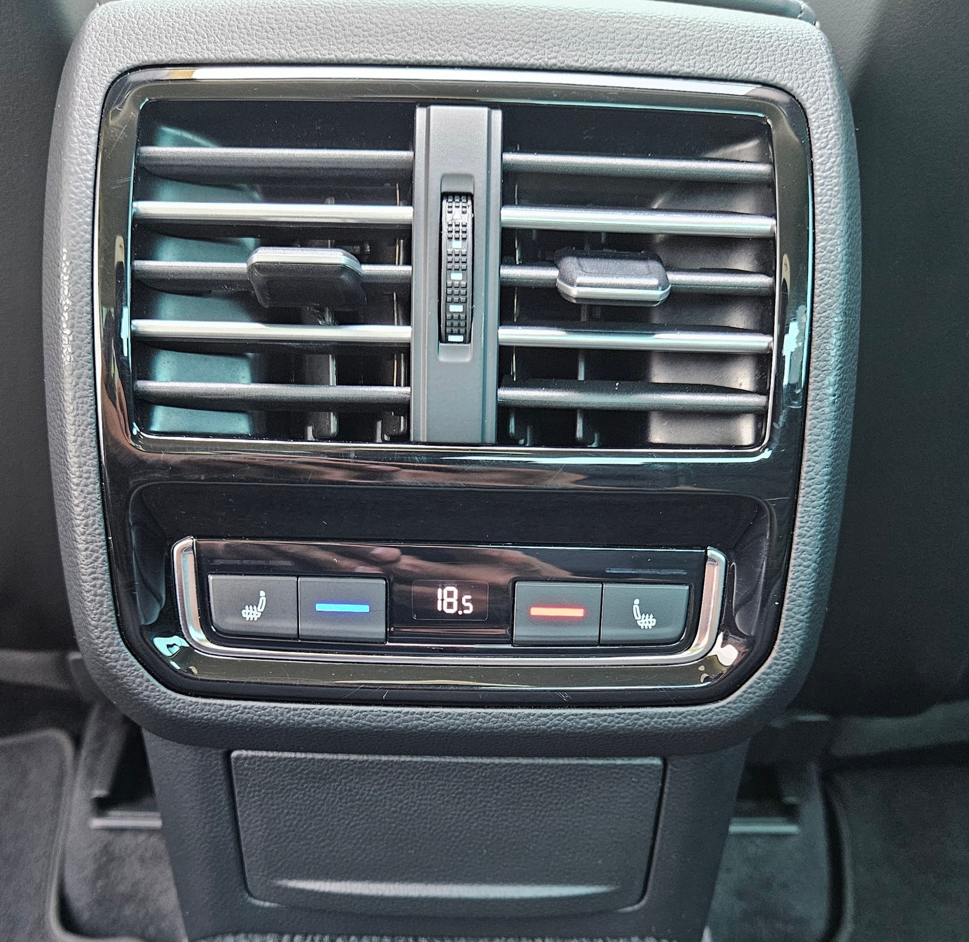 VW Passat 2.0 TSI BMT Highline 4Motion DSG-image-11