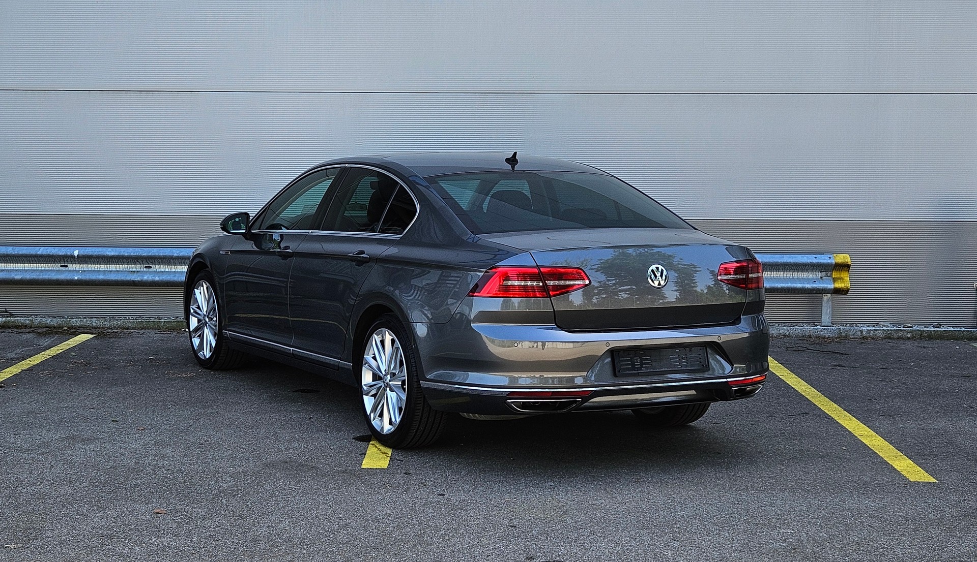 VW Passat 2.0 TSI BMT Highline 4Motion DSG-image-3