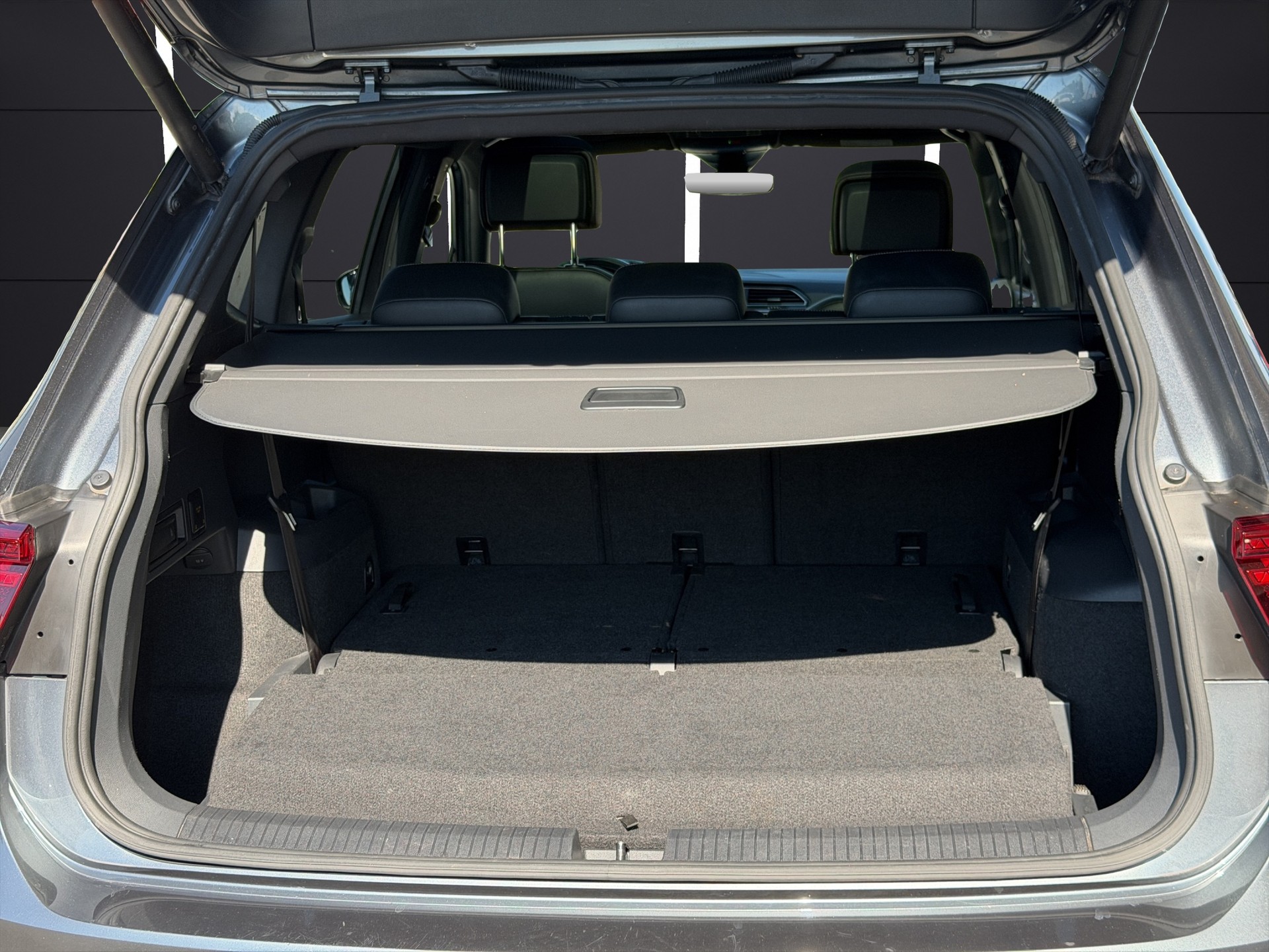 VW R-Line High Line-image-11