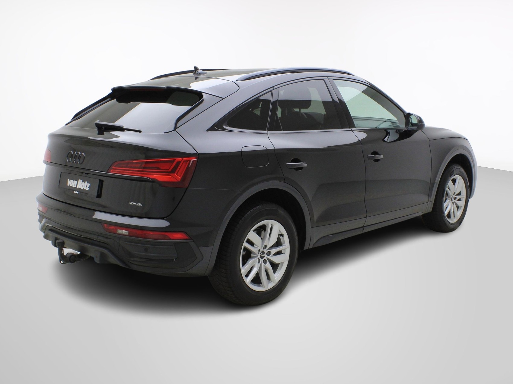 AUDI Q5 Sportback 45 TFSI Advanced quattro S-Tronic-image-4