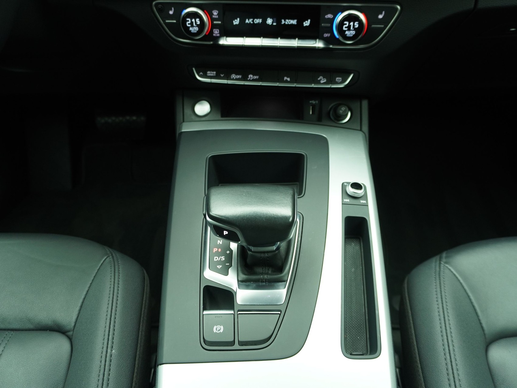 AUDI Q5 Sportback 45 TFSI Advanced quattro S-Tronic-image-15