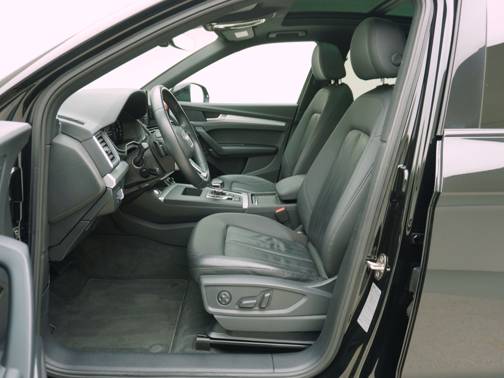 AUDI Q5 Sportback 45 TFSI Advanced quattro S-Tronic-image-10