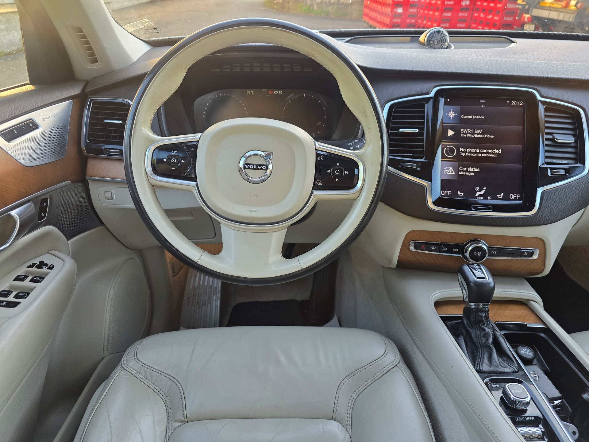 VOLVO XC90 D5 AWD Momentum Geartronic-image-19