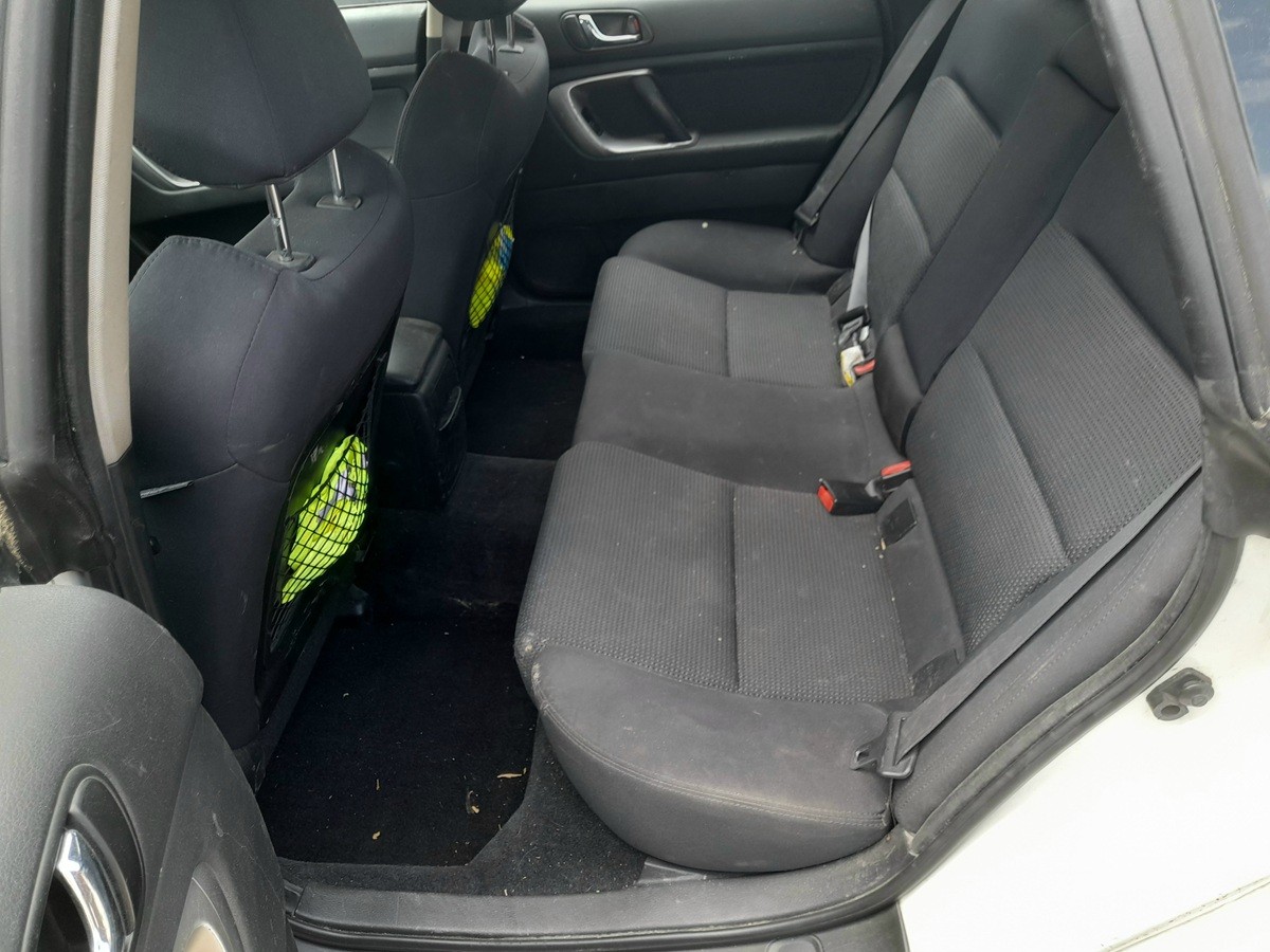 SUBARU Legacy 2.0R AWD Swiss-image-5