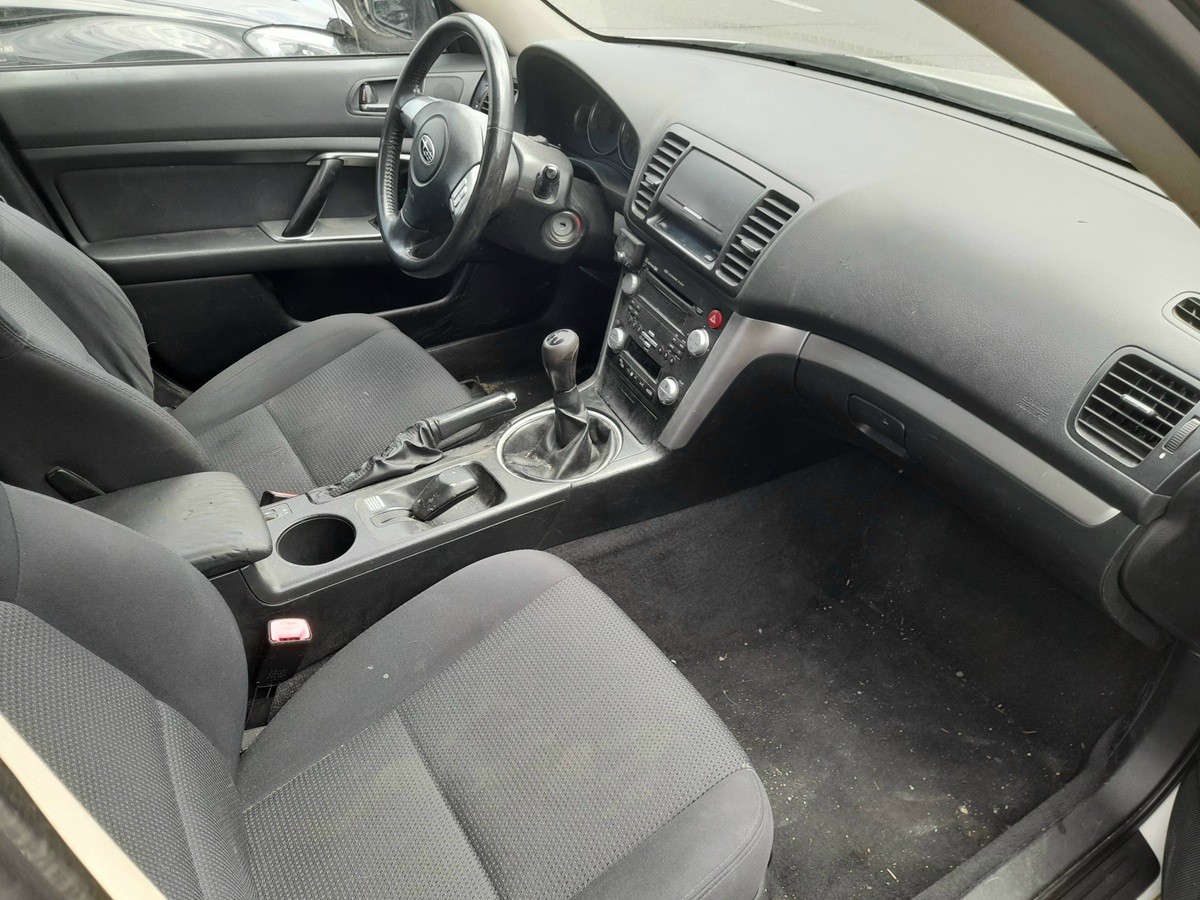 SUBARU Legacy 2.0R AWD Swiss-image-3