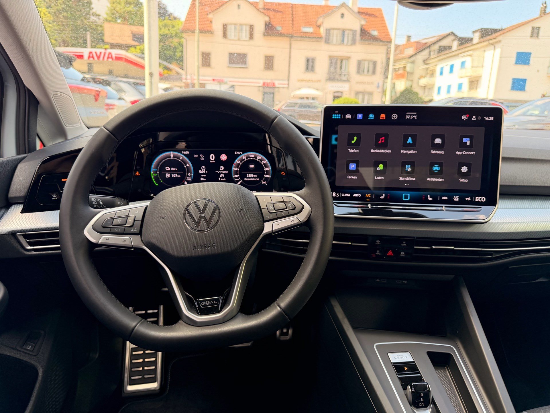 VW Golf VIII 1.5 TSI eHybrid 204 PS GOAL *** 360 GRAD KAMERA & STANDHEIZUNG ***-image-8