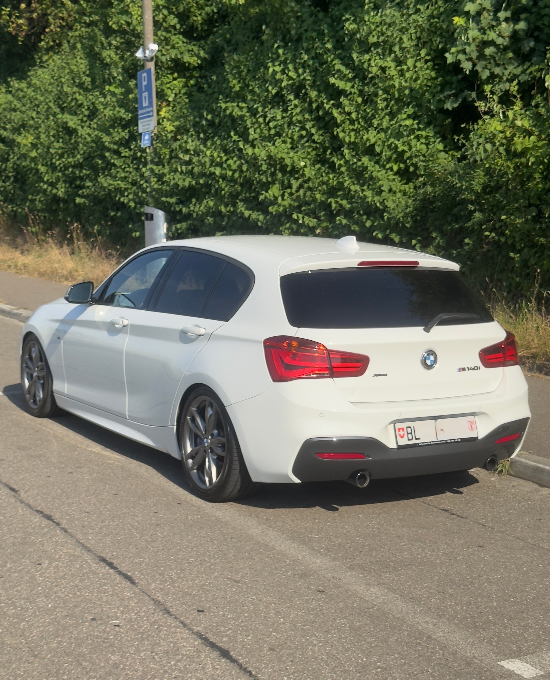 BMW M140i xDrive-image-2