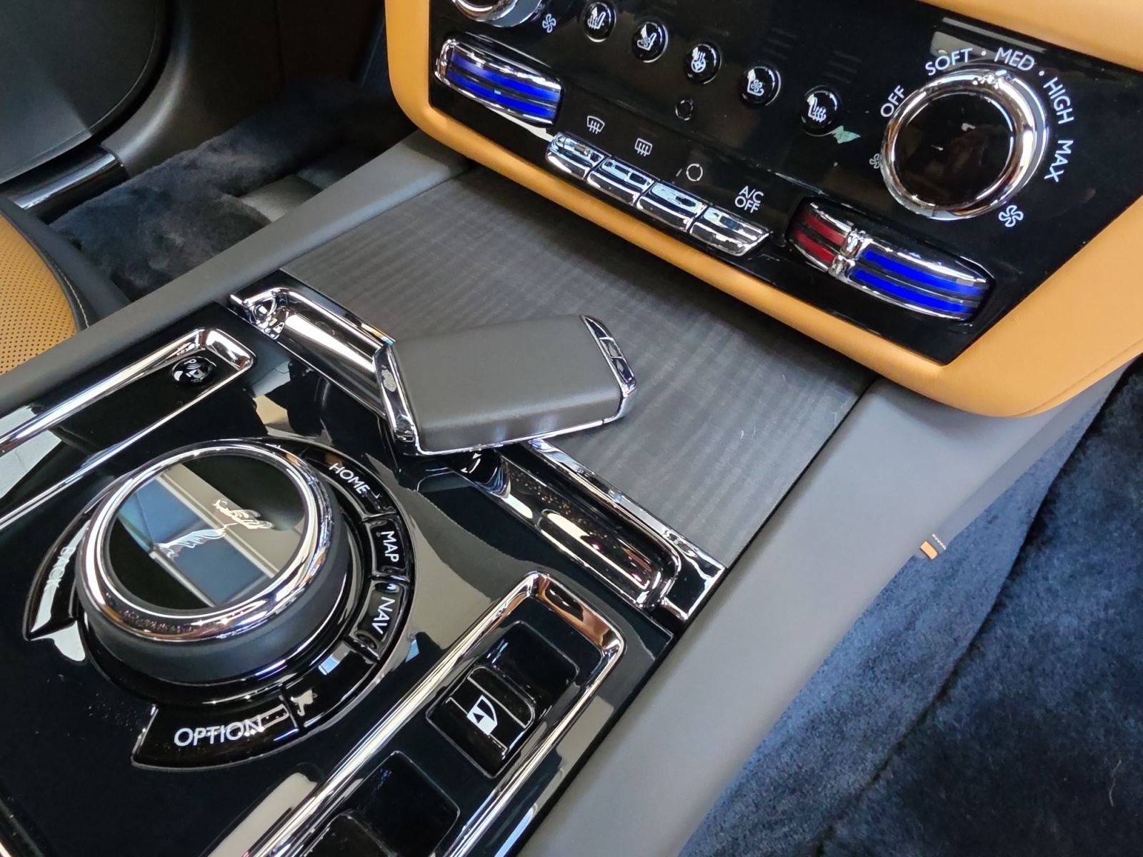 ROLLS-ROYCE Spectre Serie I - Herstellergarantie bis Juni 2030-image-15