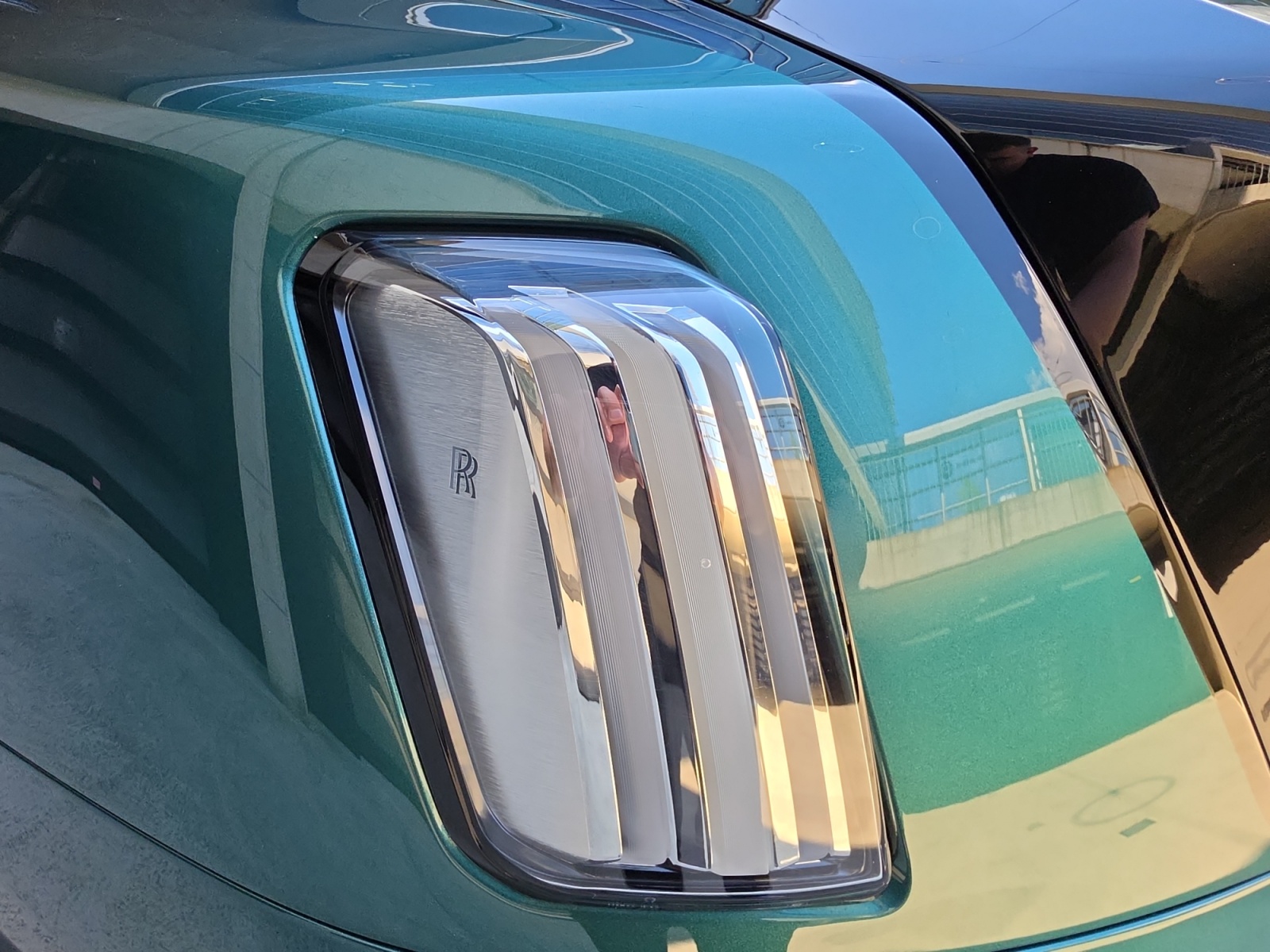 ROLLS-ROYCE Spectre Serie I - Herstellergarantie bis Juni 2030-image-6