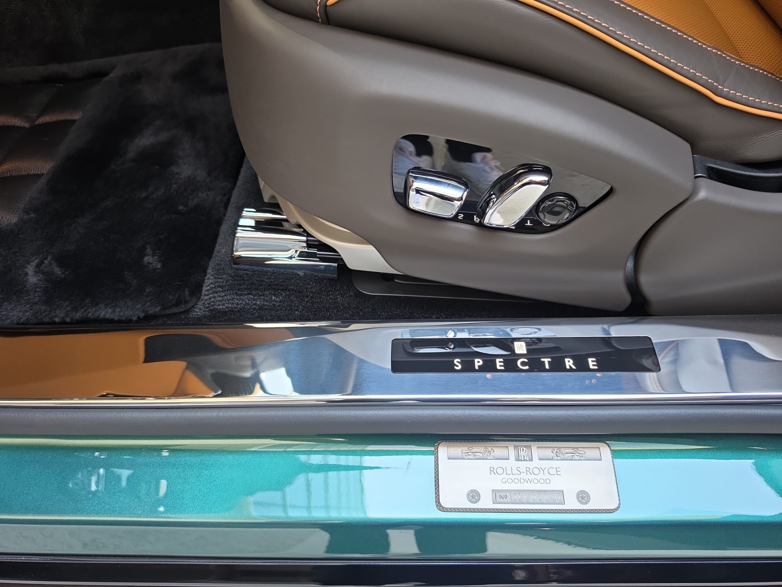 ROLLS-ROYCE Spectre Serie I - Herstellergarantie bis Juni 2030-image-14