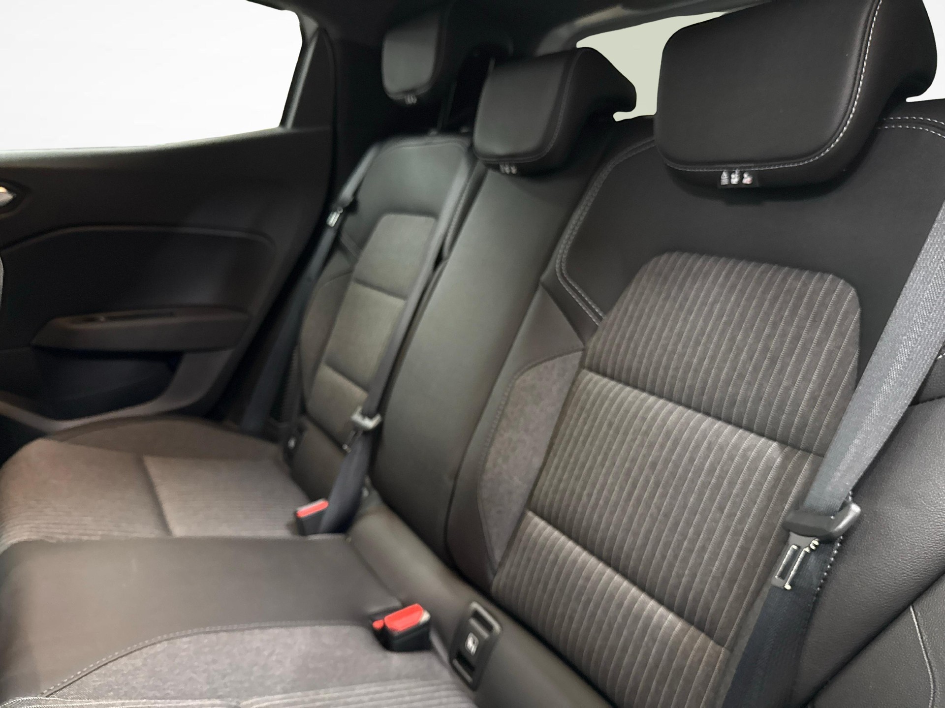 MITSUBISHI Colt 1.6 HEV Instyle-image-10