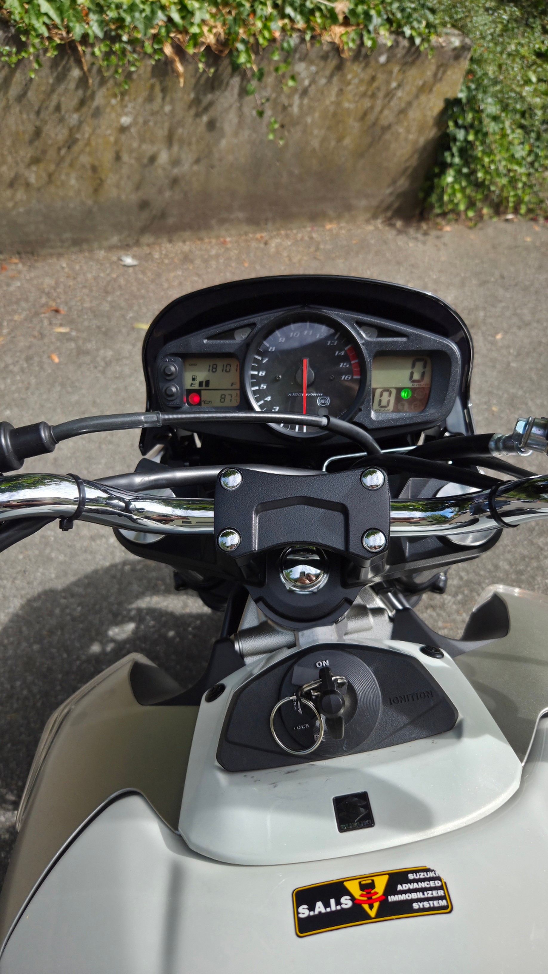 SUZUKI GSR 600 ABS K8-image-4