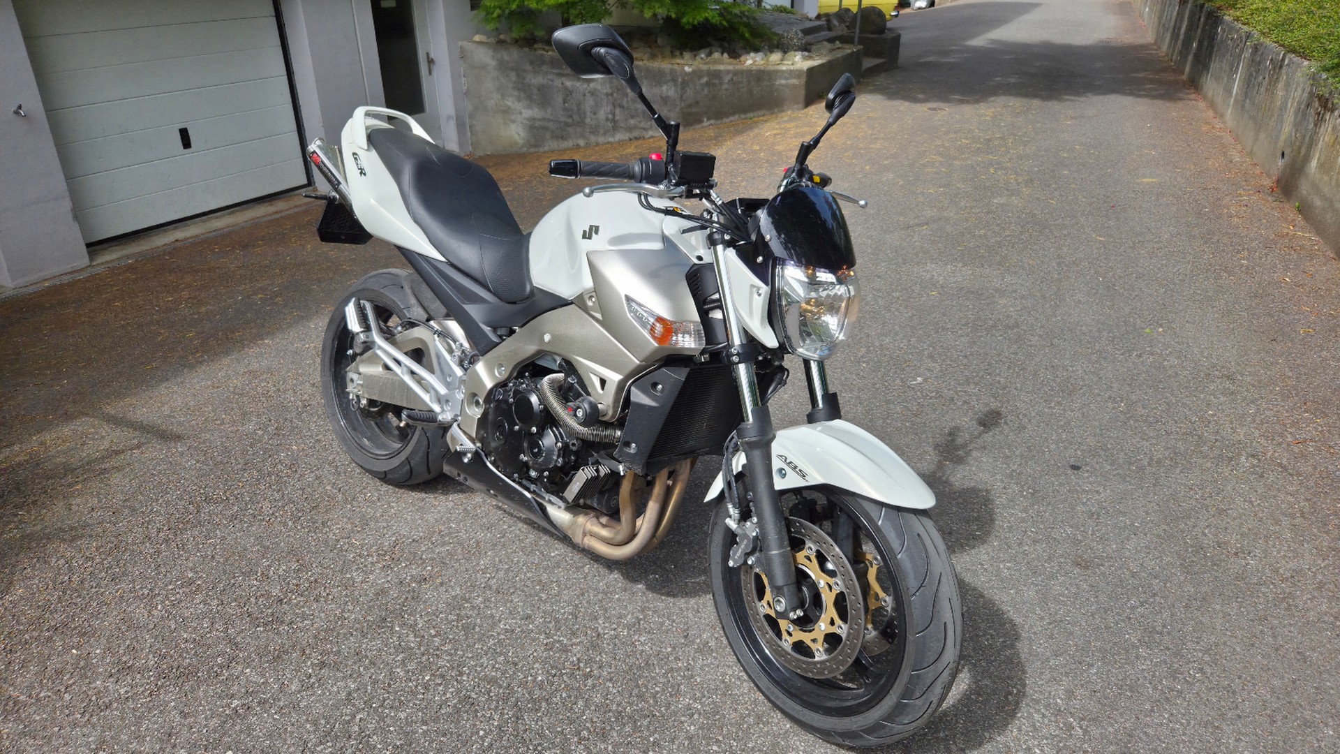 SUZUKI GSR 600 ABS K8