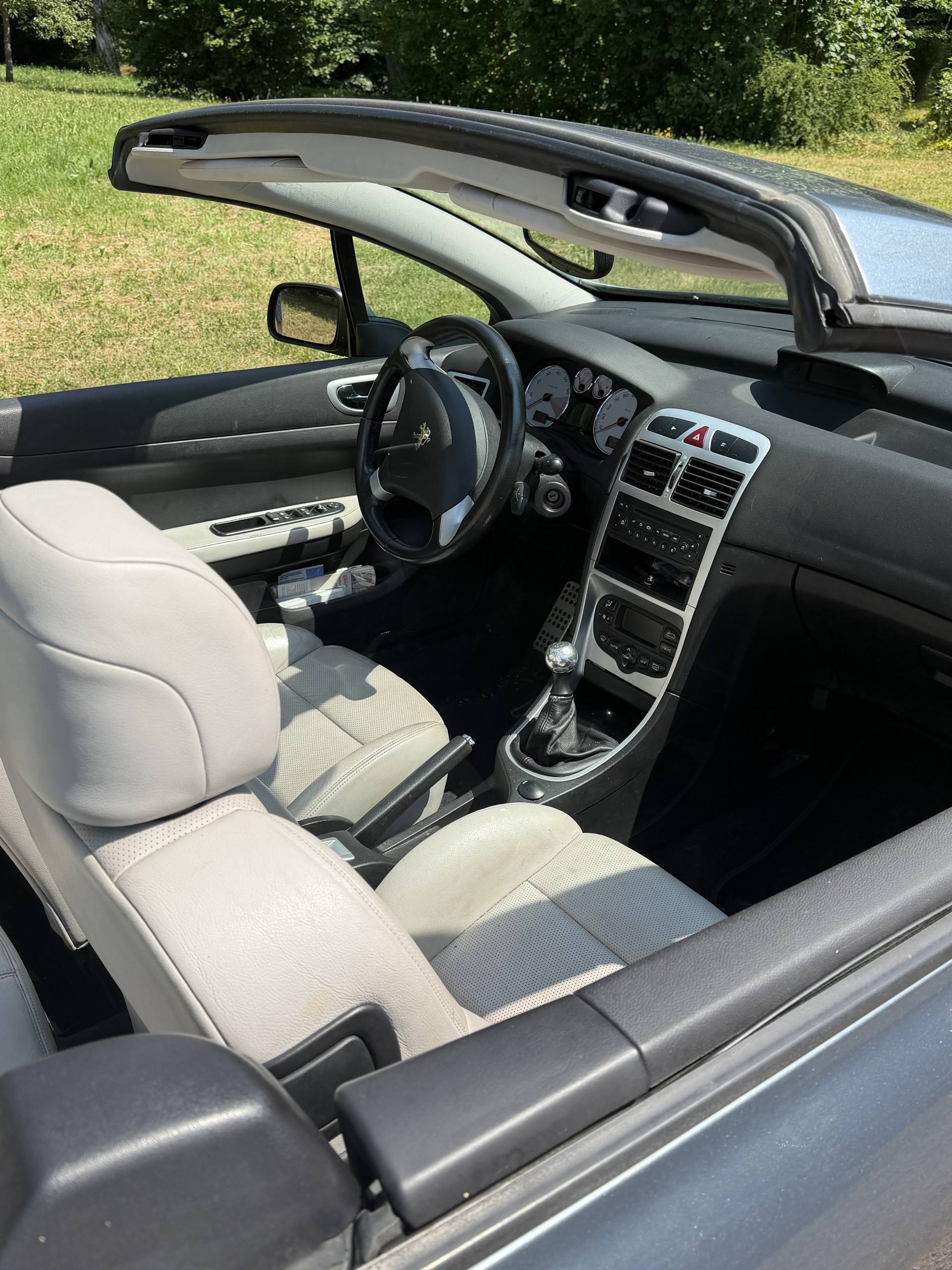 PEUGEOT 2.0 16V 138 Cabriolet-image-3