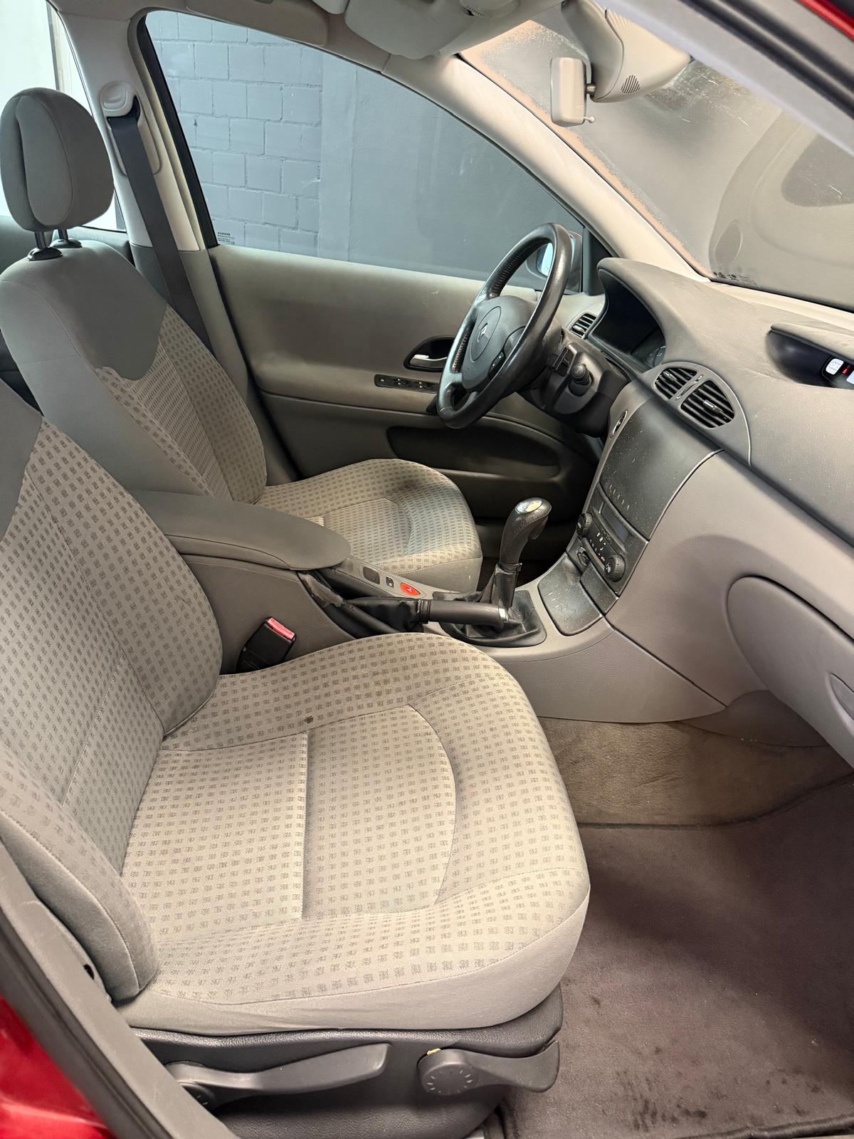 RENAULT Laguna 2.0 16V Expression Automatic ***CH-Fahrzeug***-image-11