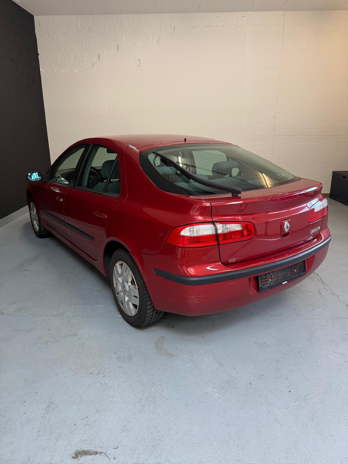 RENAULT Laguna 2.0 16V Expression Automatic ***CH-Fahrzeug***-image-3