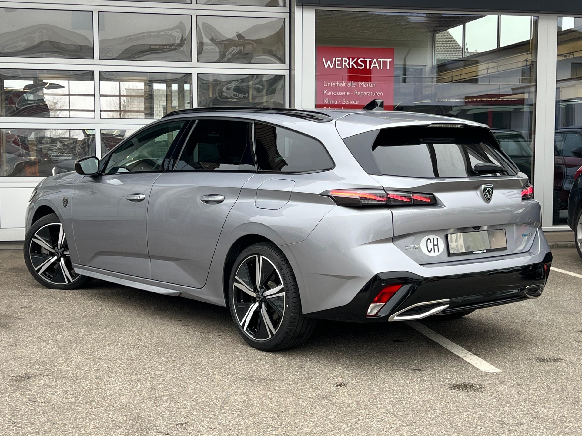 PEUGEOT 308 SW 1.6 PHEV 180 GT-image-5