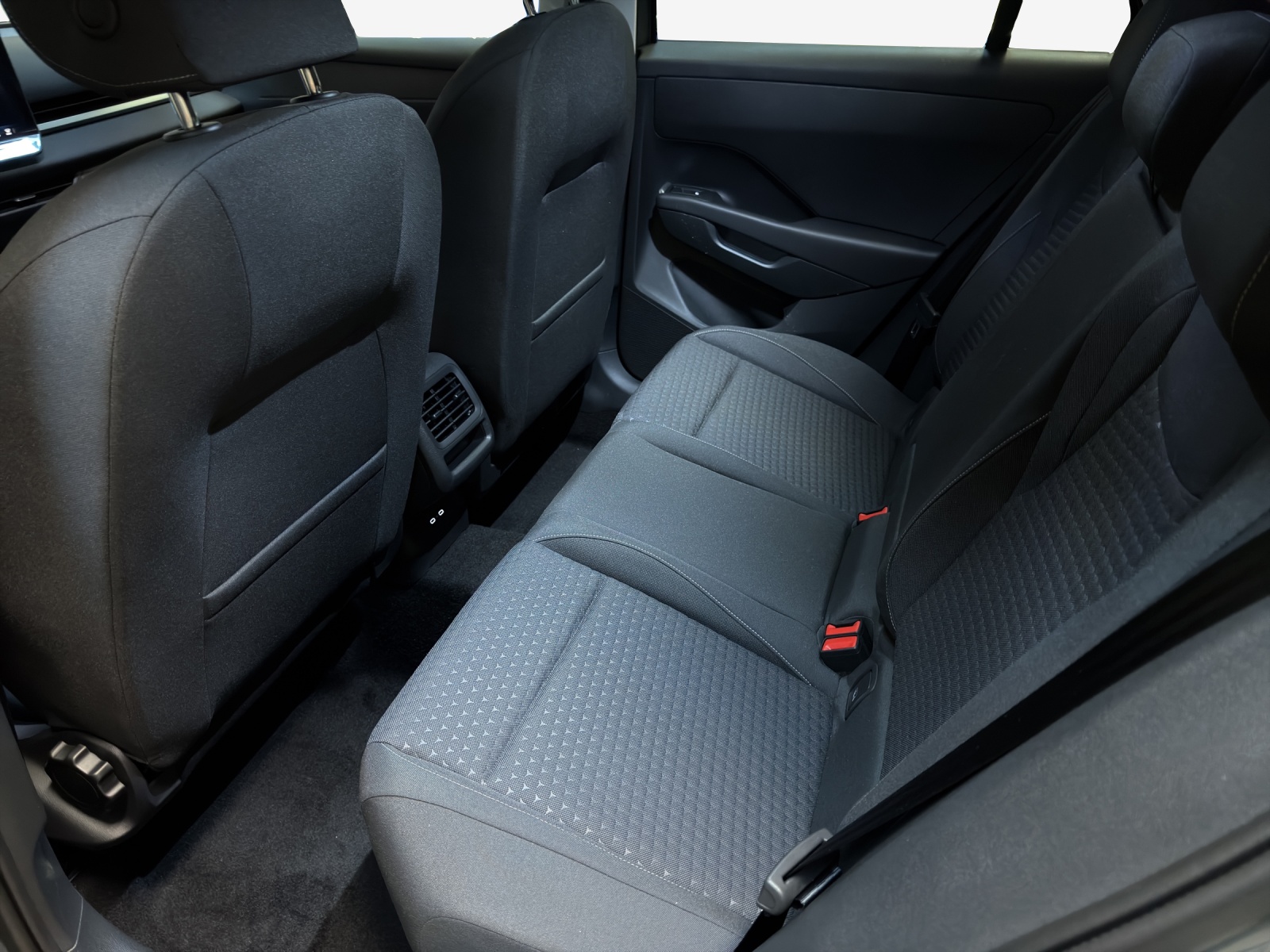 VW T-Roc 1.5 eTSI mHEV Life DSG-image-11