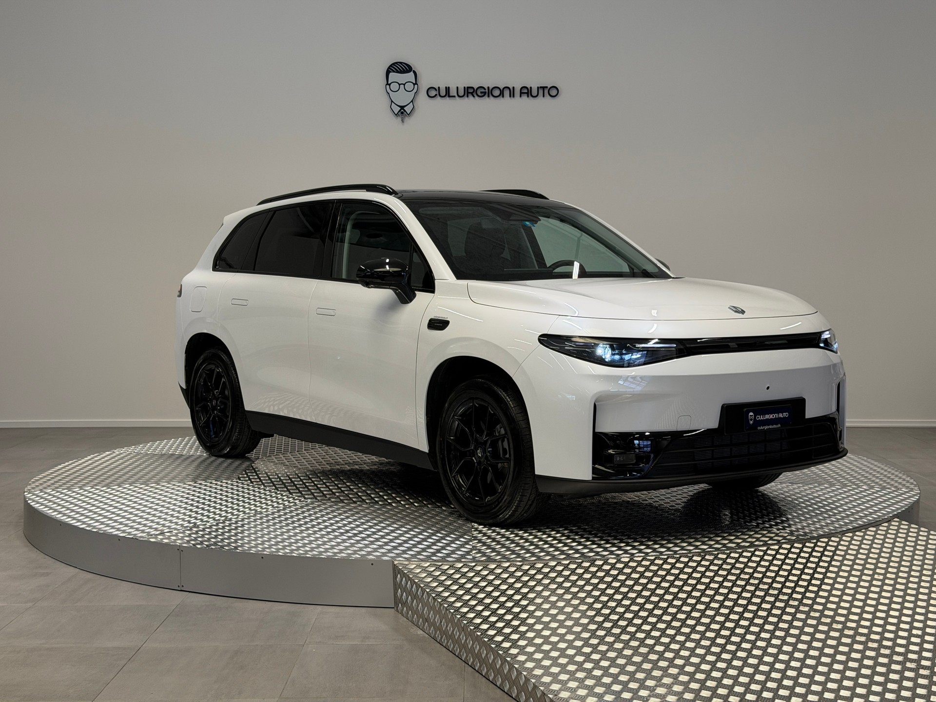 LEAPMOTOR C10 REEV 28kWh-image-2
