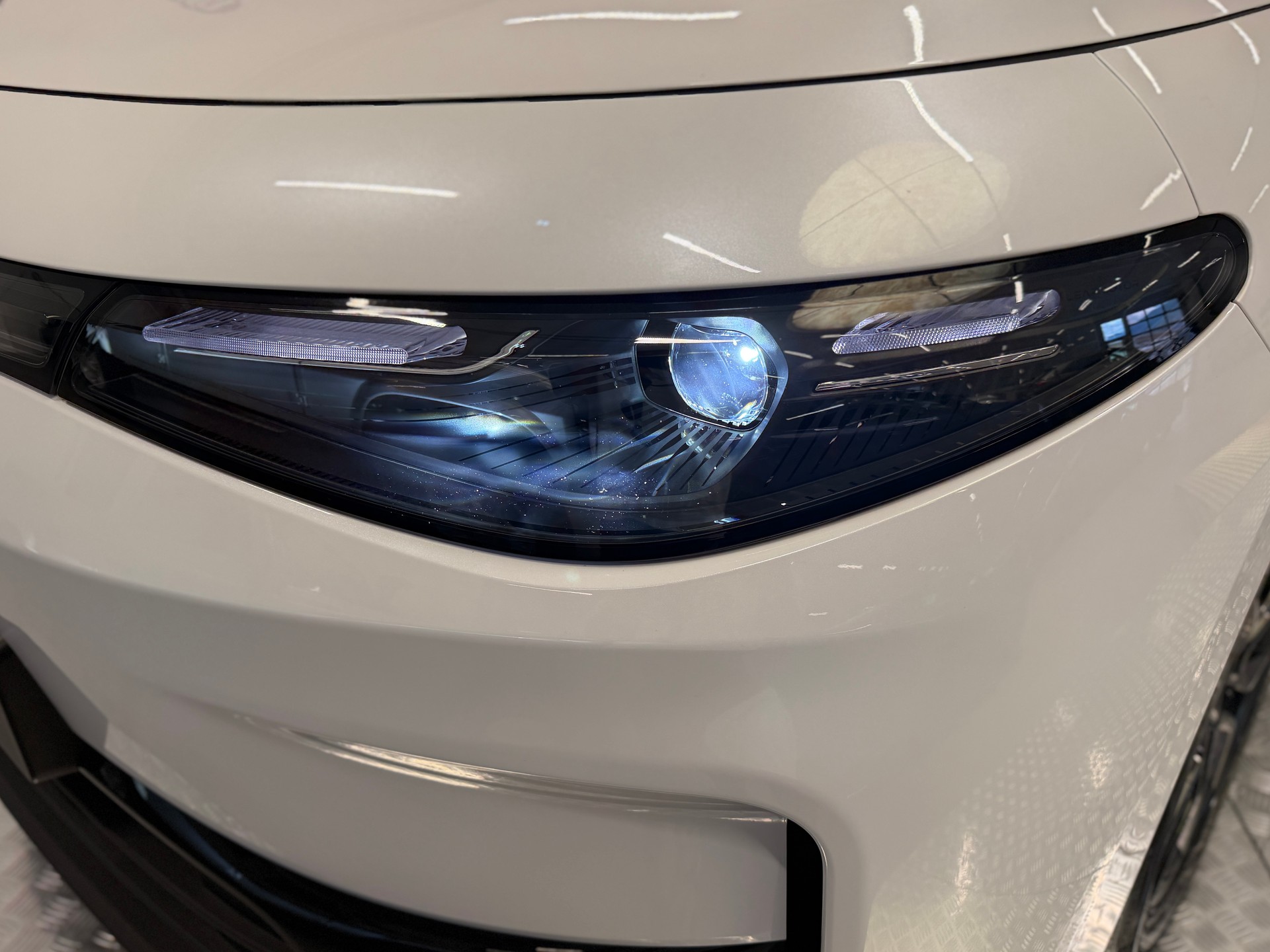 LEAPMOTOR C10 REEV 28kWh-image-17
