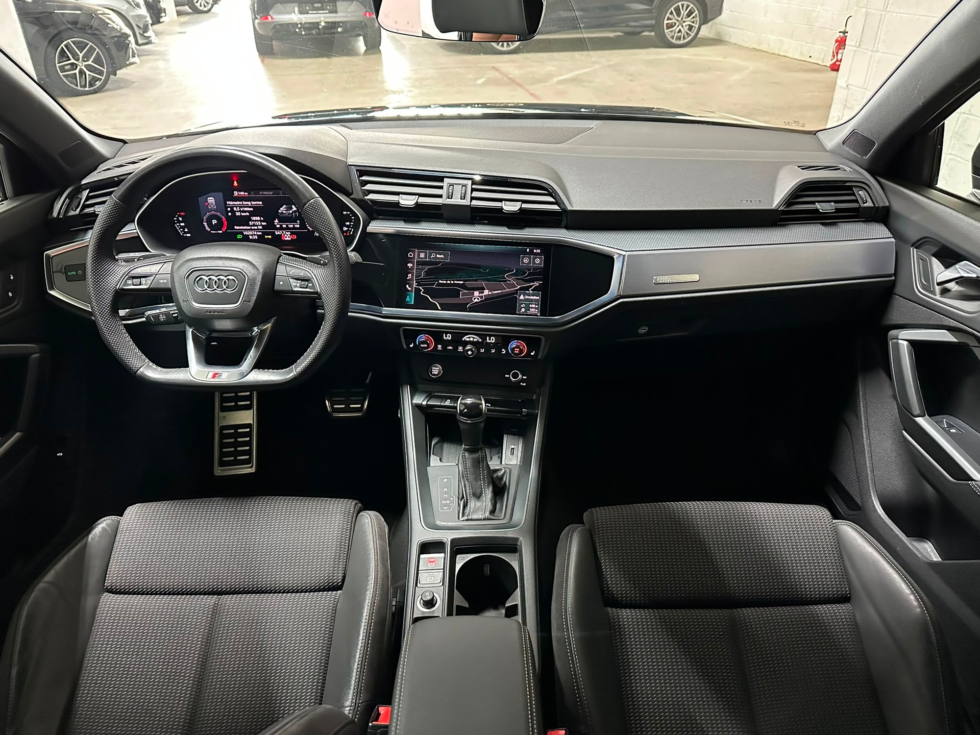 AUDI Q3 35 TFSI S line S-tronic-image-8