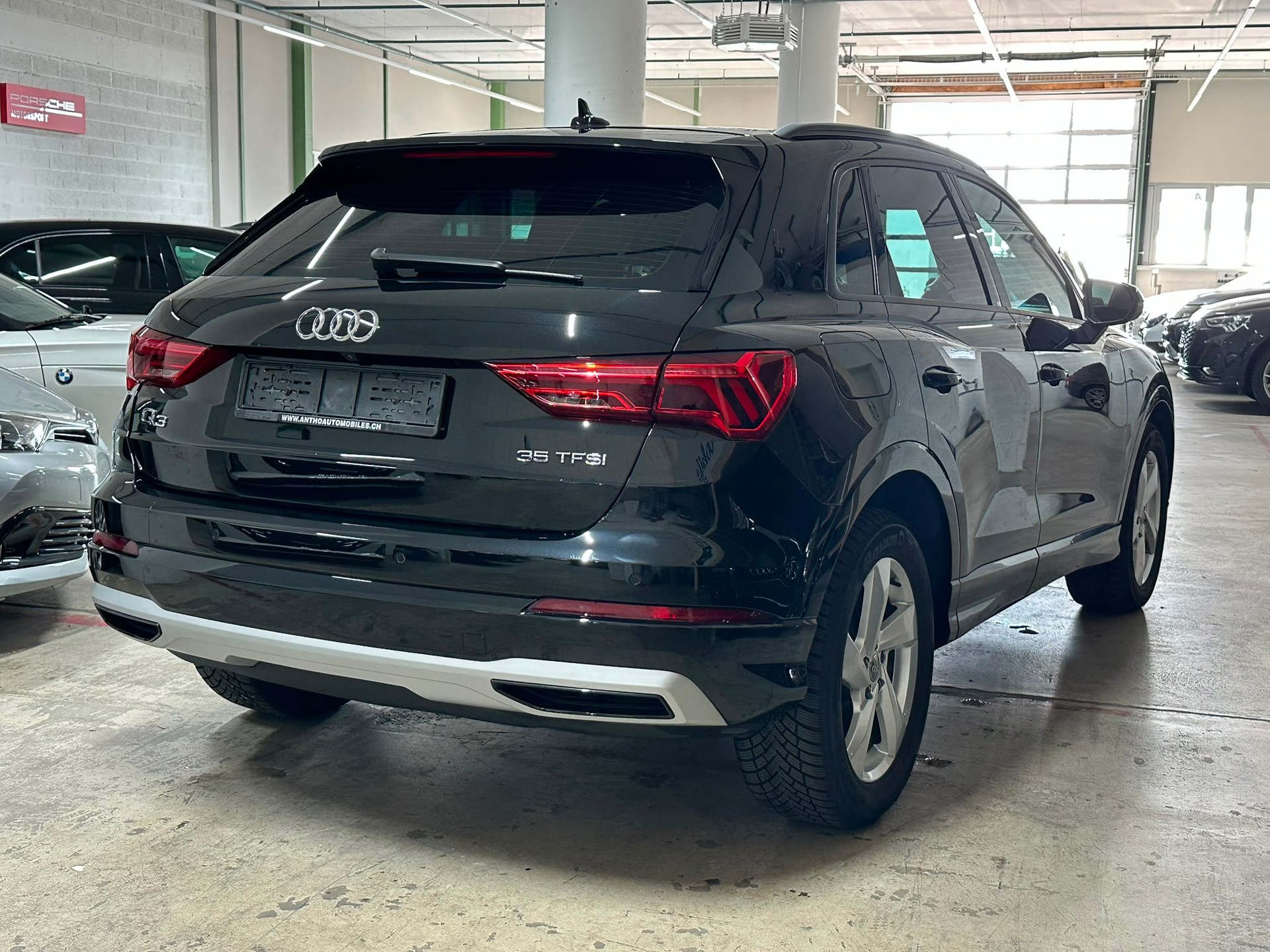 AUDI Q3 35 TFSI S line S-tronic-image-3