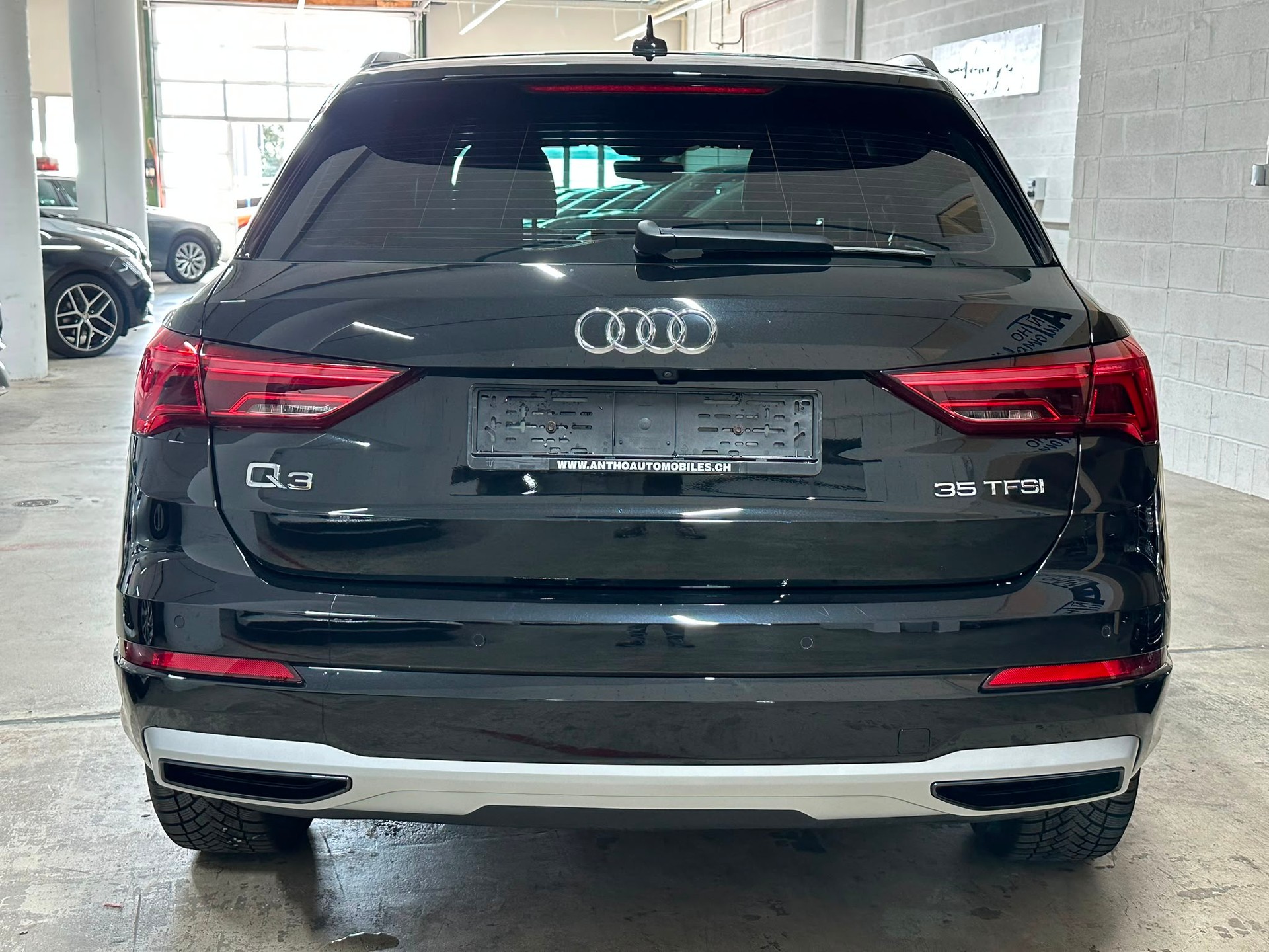 AUDI Q3 35 TFSI S line S-tronic-image-4