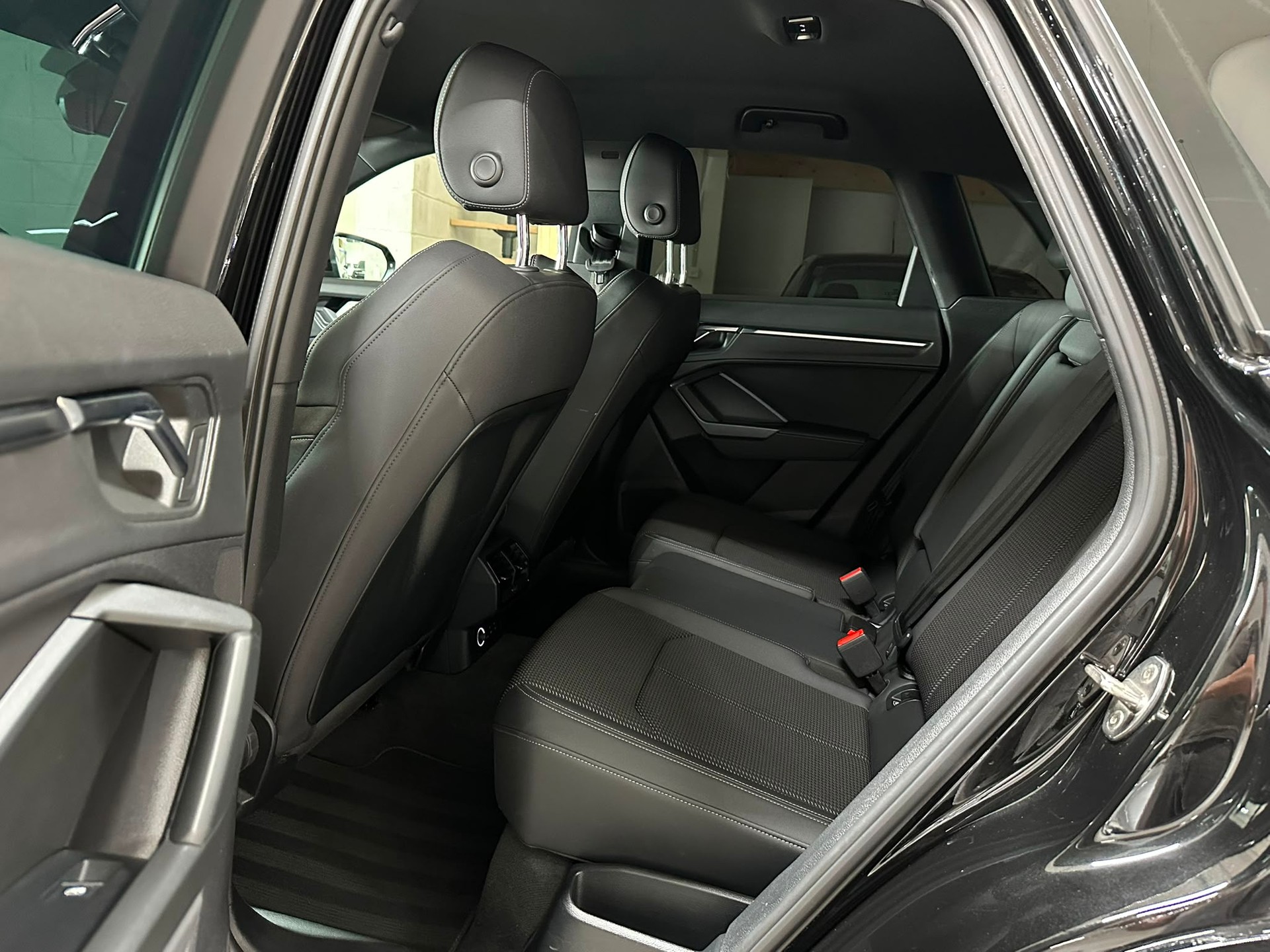 AUDI Q3 35 TFSI S line S-tronic-image-9