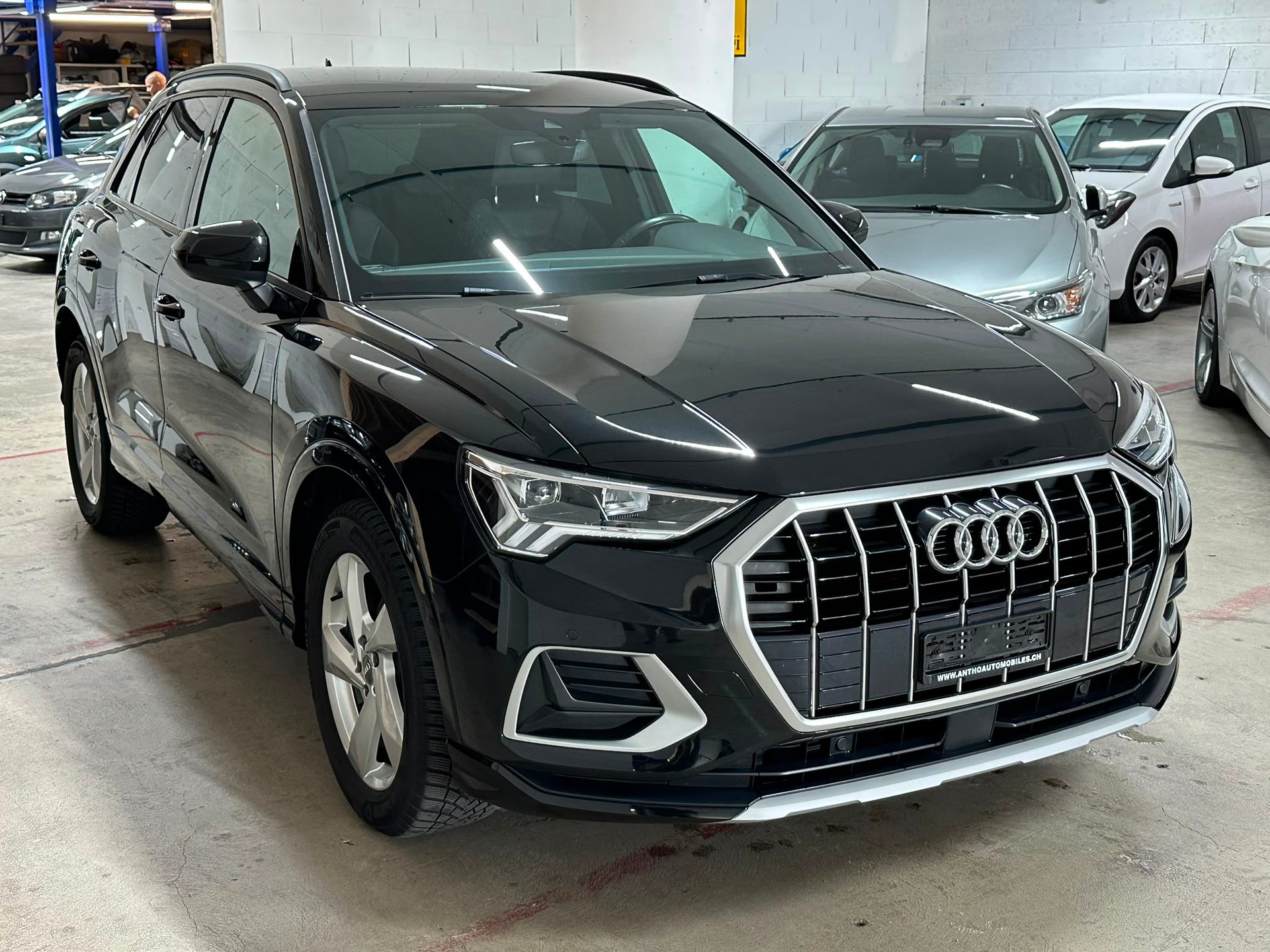 AUDI Q3 35 TFSI S line S-tronic-image-2