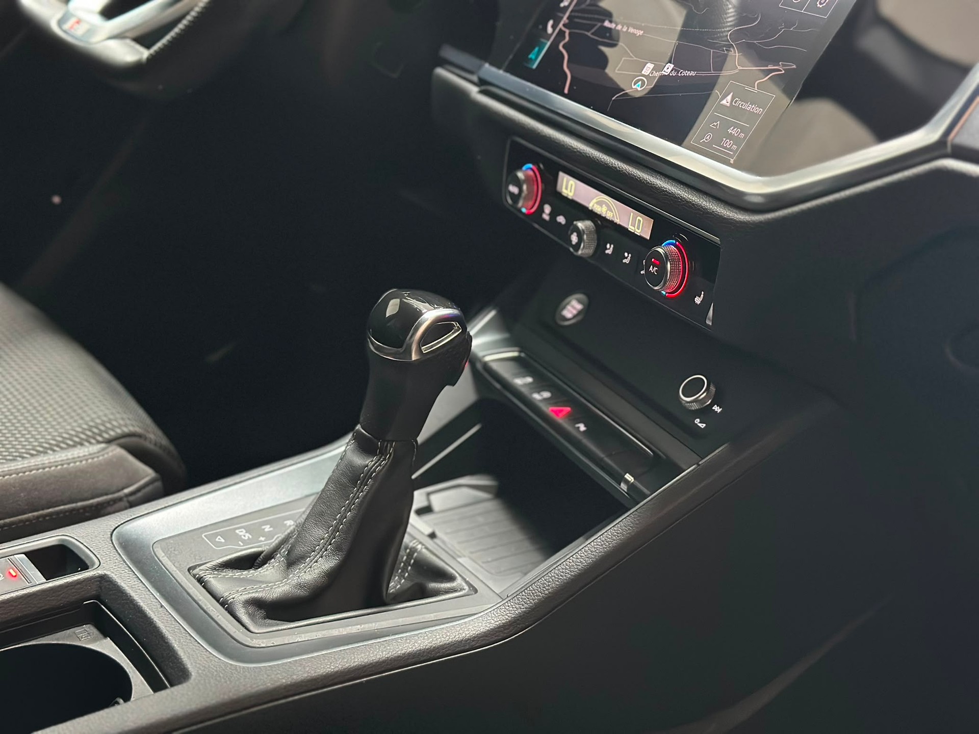 AUDI Q3 35 TFSI S line S-tronic-image-13