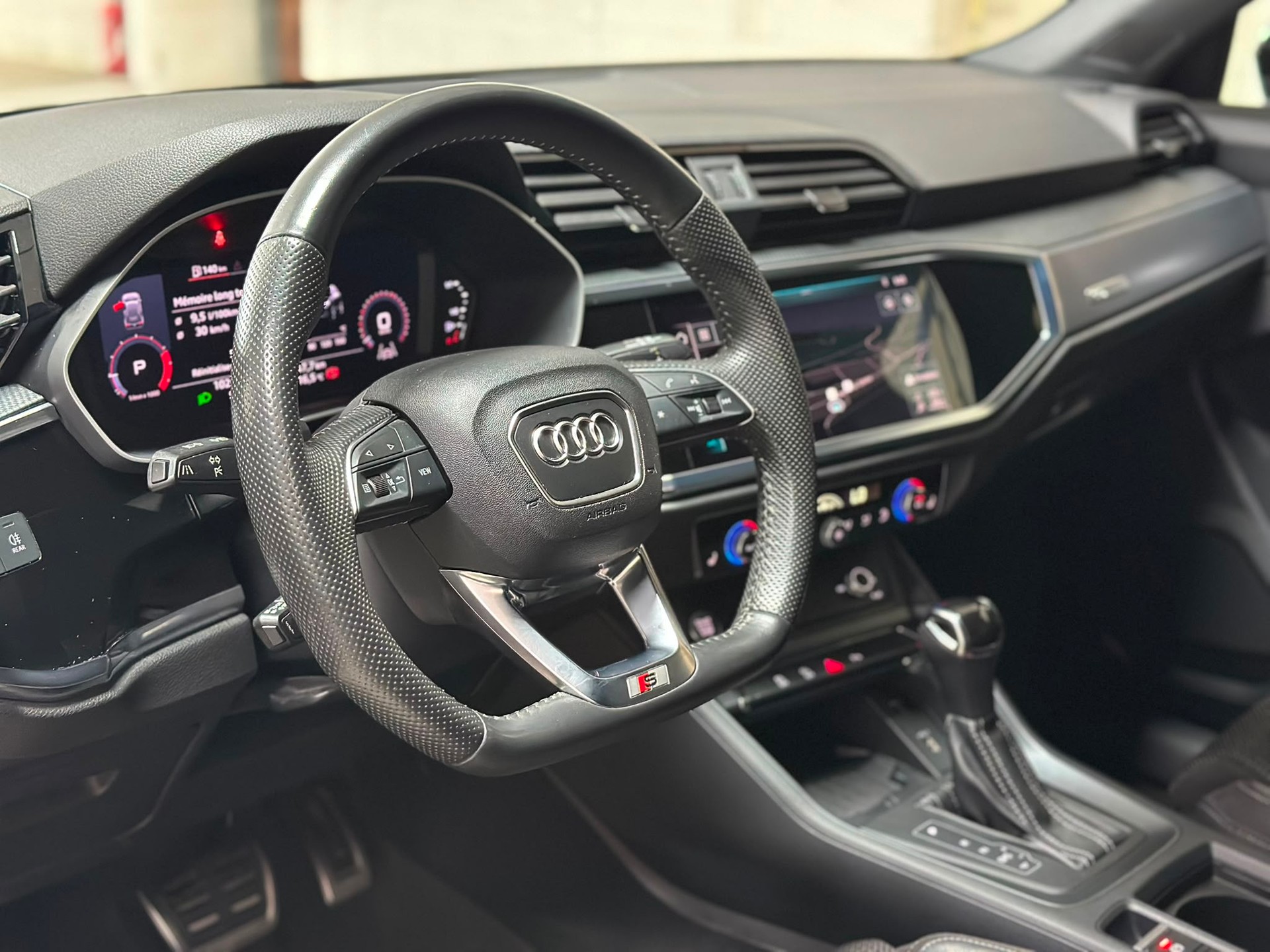 AUDI Q3 35 TFSI S line S-tronic-image-11