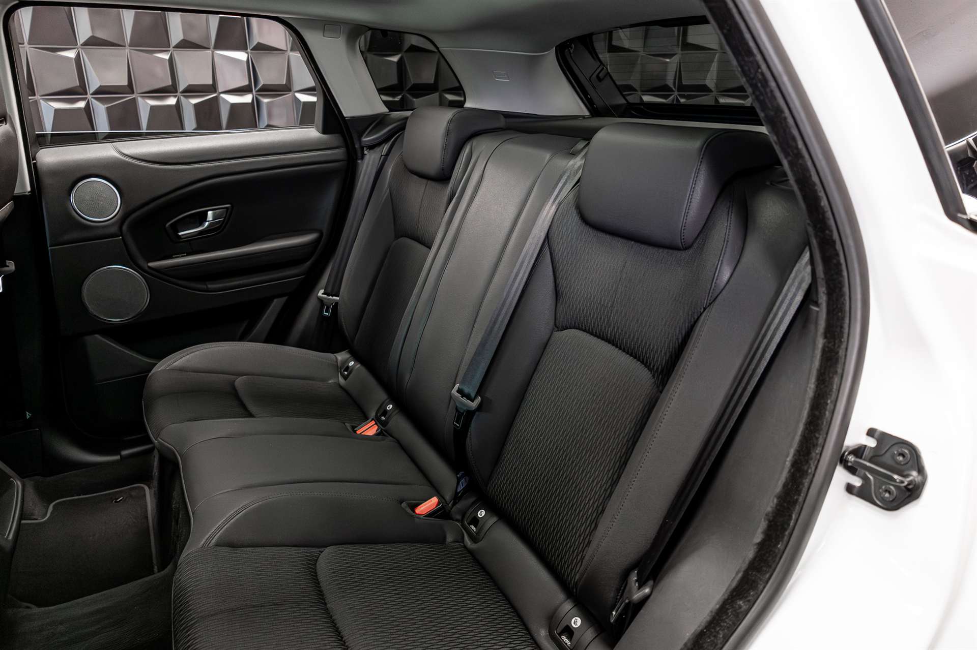 LAND ROVER Range Rover Evoque 2.0 Si4 SE AT9-image-24