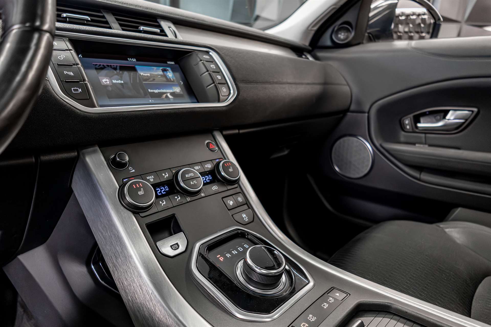 LAND ROVER Range Rover Evoque 2.0 Si4 SE AT9-image-17