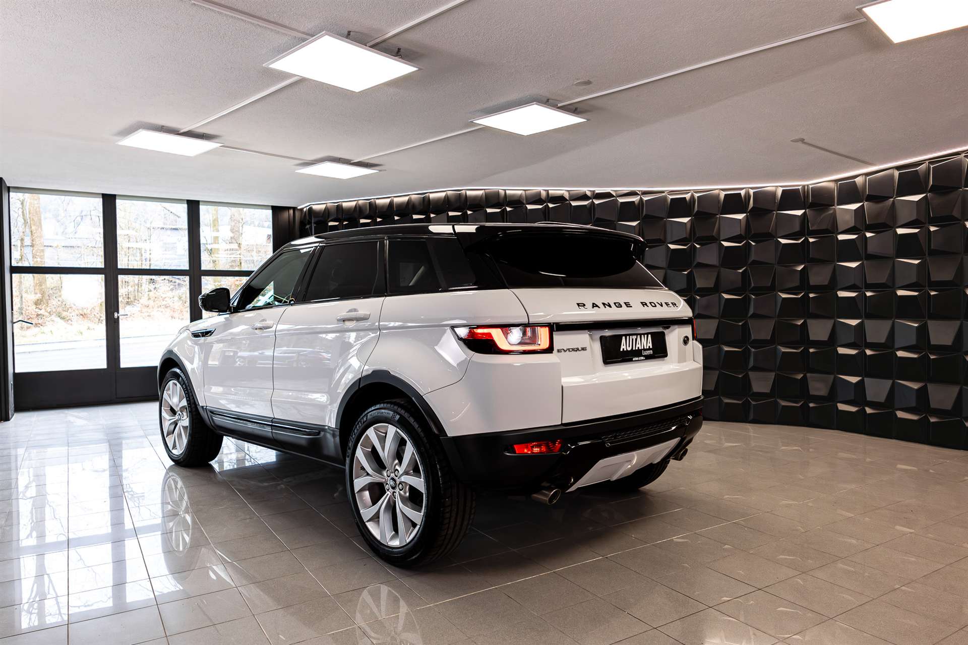 LAND ROVER Range Rover Evoque 2.0 Si4 SE AT9-image-2