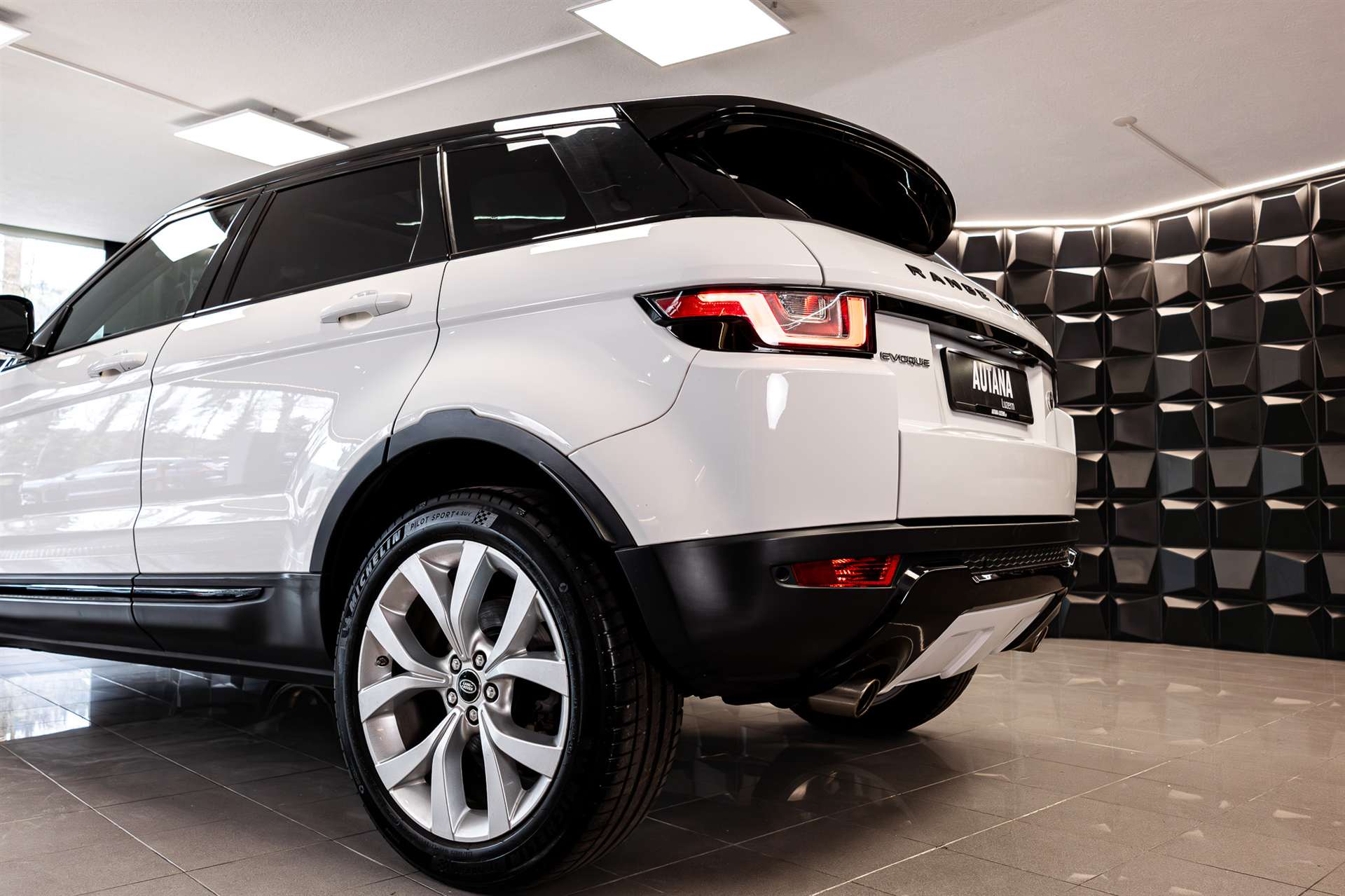 LAND ROVER Range Rover Evoque 2.0 Si4 SE AT9-image-28