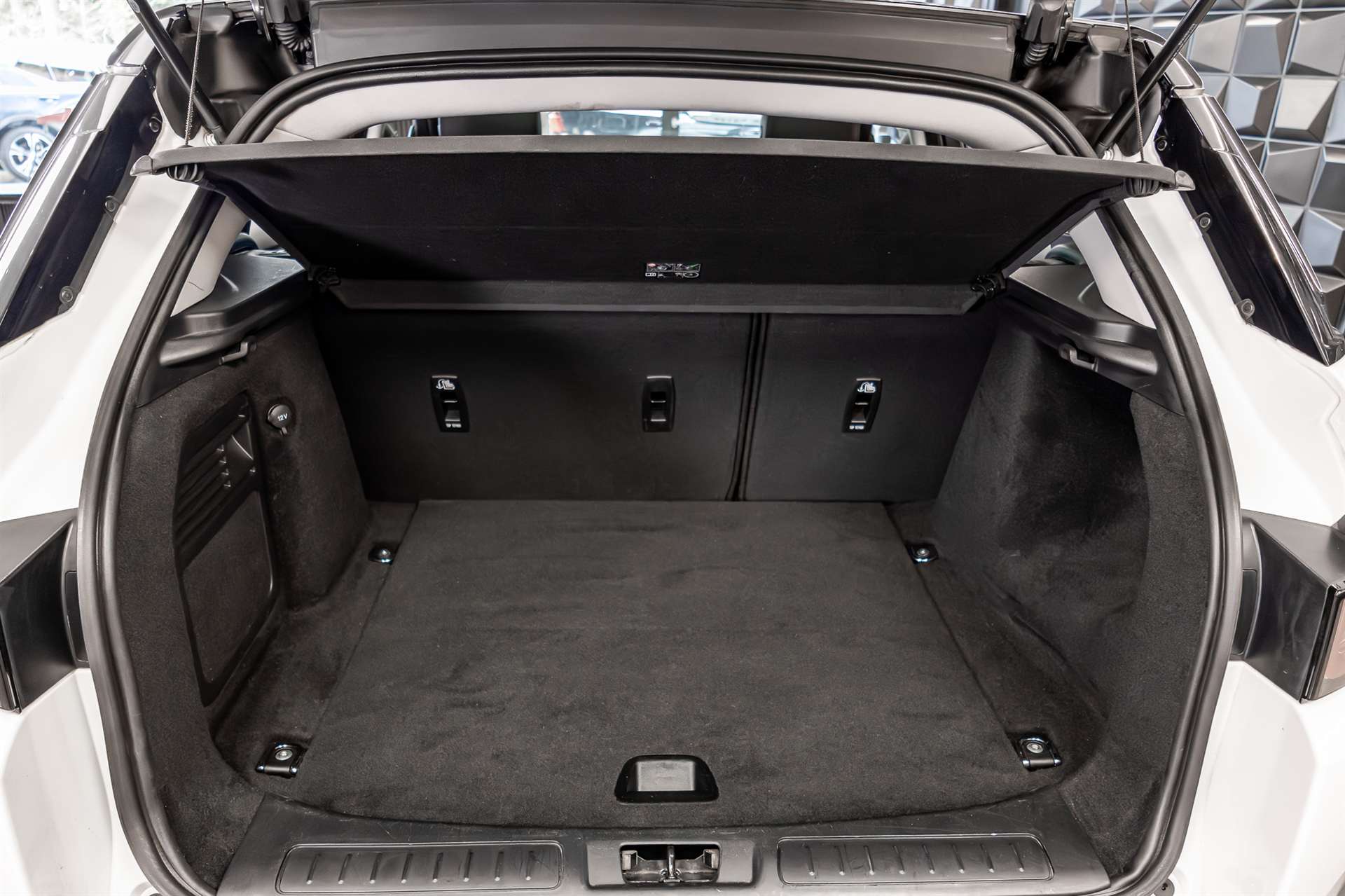 LAND ROVER Range Rover Evoque 2.0 Si4 SE AT9-image-25