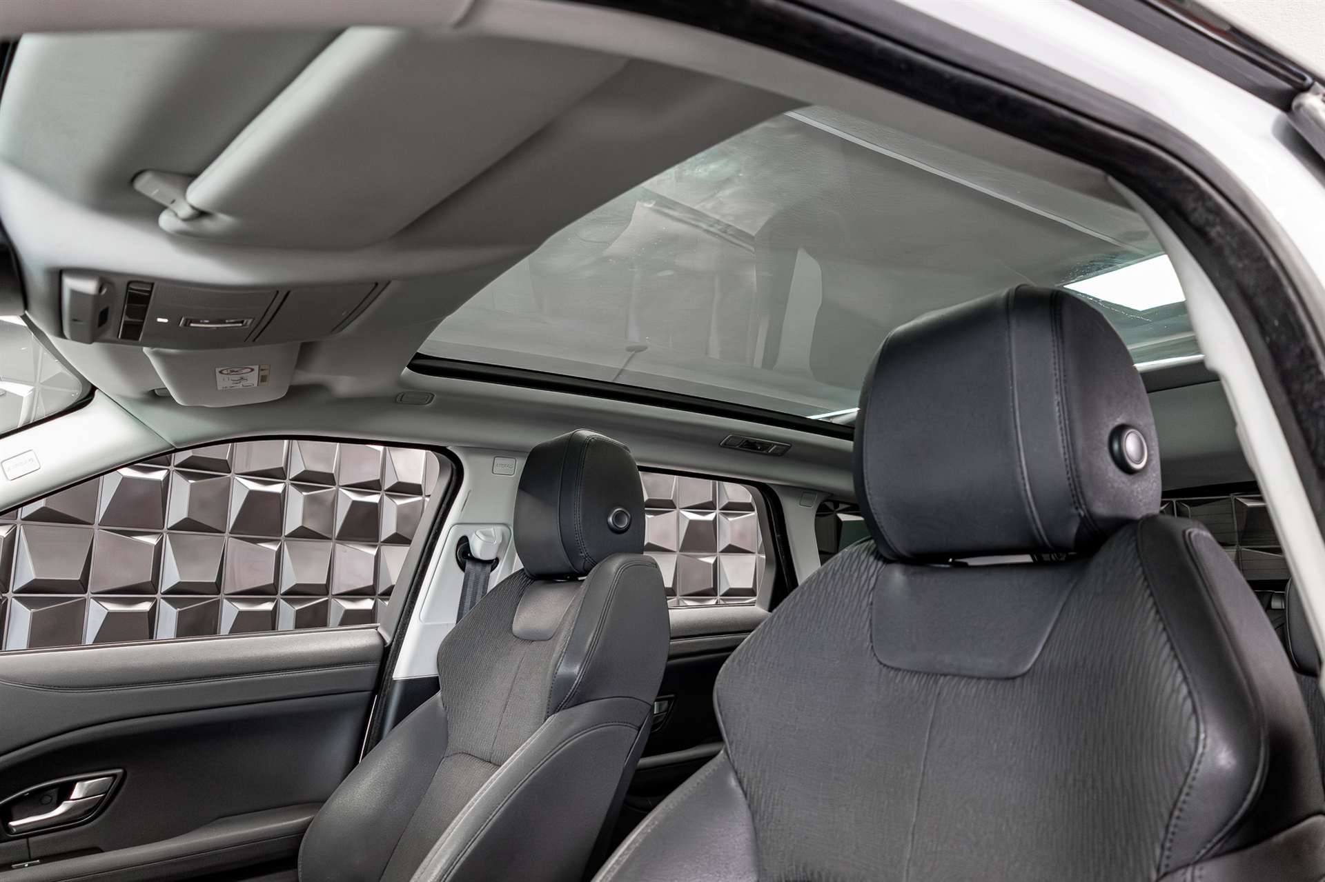 LAND ROVER Range Rover Evoque 2.0 Si4 SE AT9-image-12